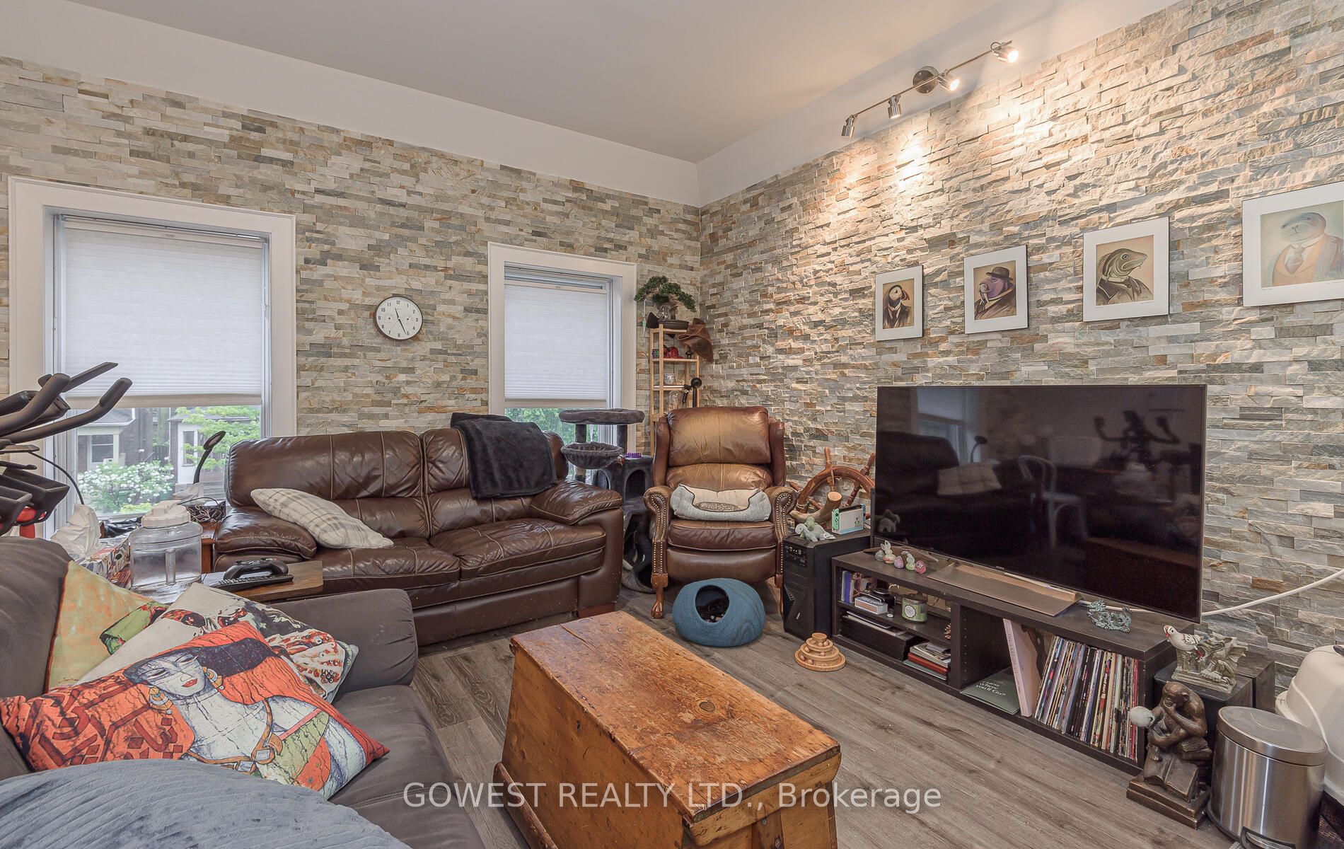 459 Roncesvalles Avenue Property Photo 7