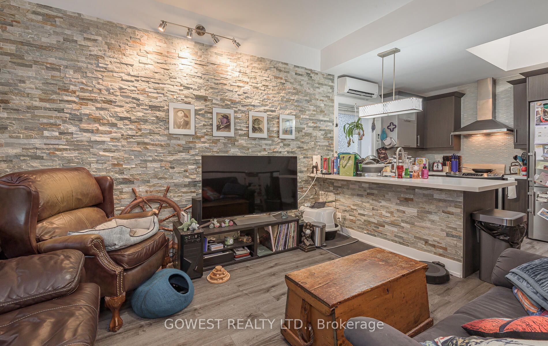 459 Roncesvalles Avenue Property Photo 9