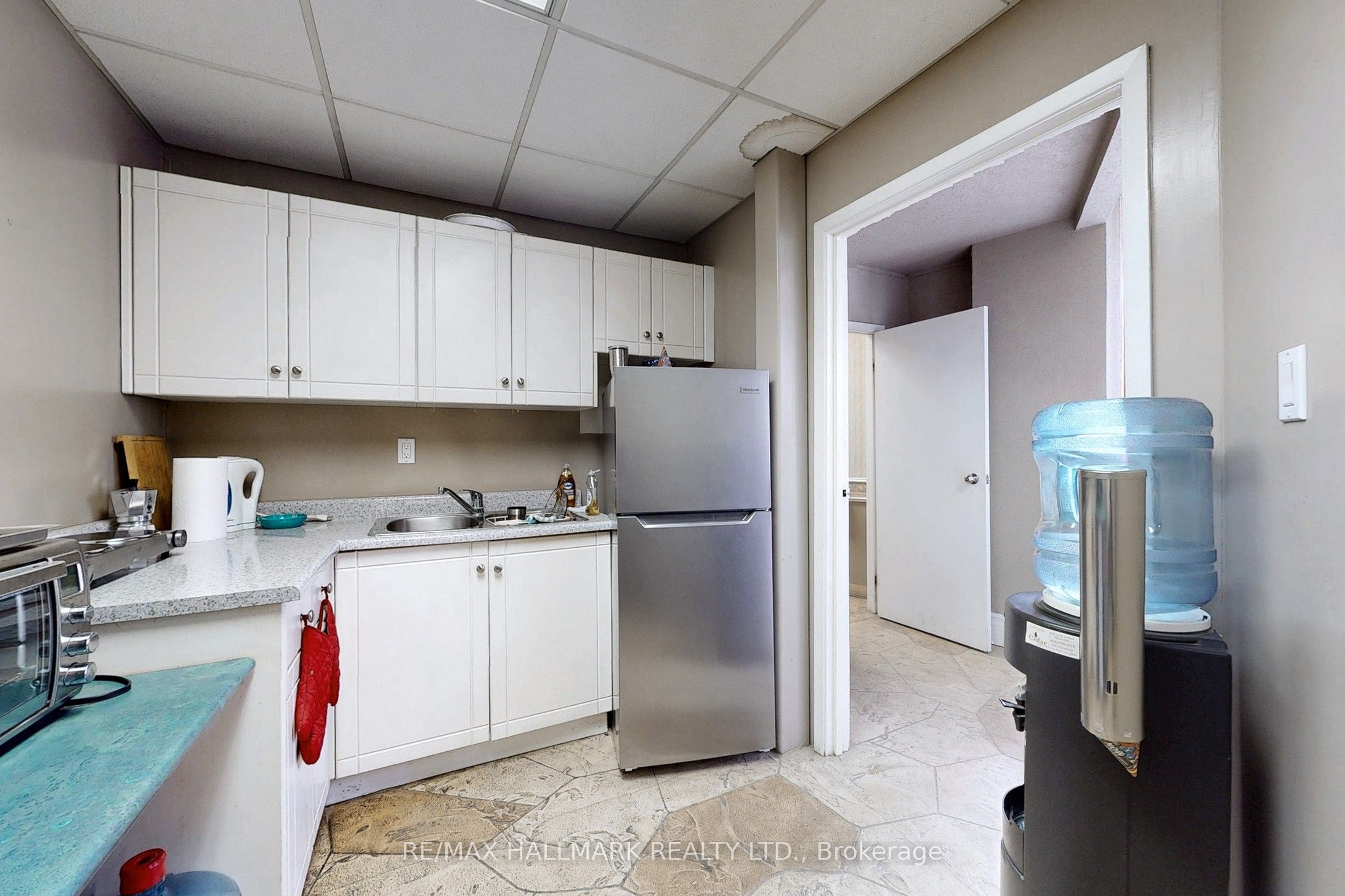 #30 Property Photo 17