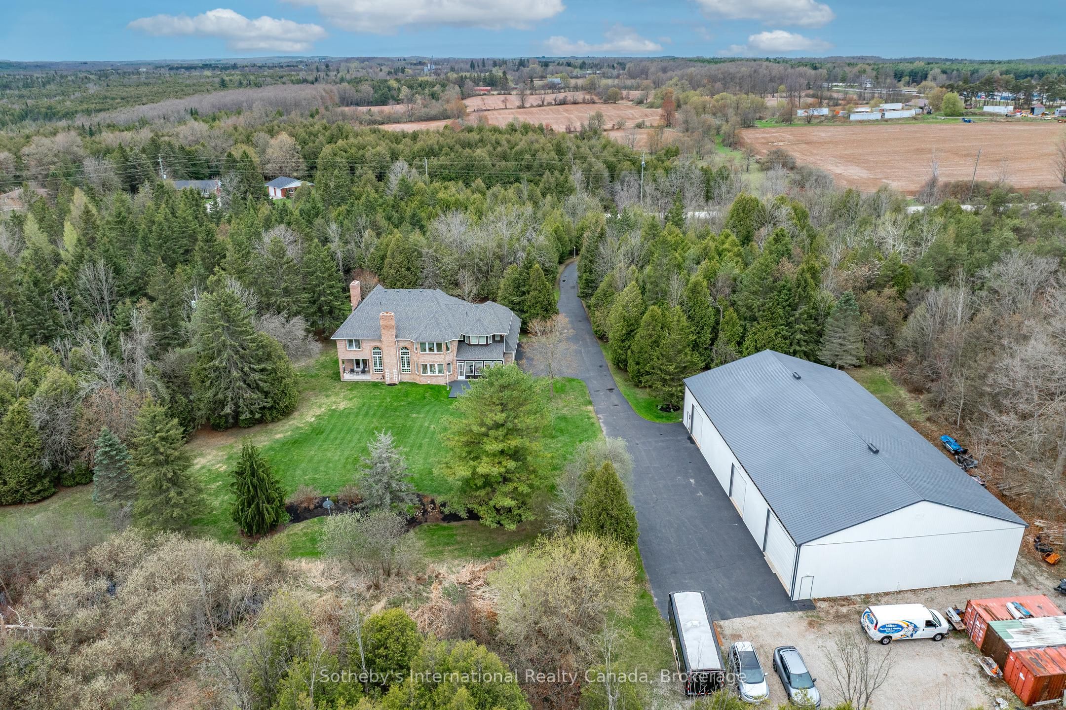 14301 Sixth Line Property Photo 1