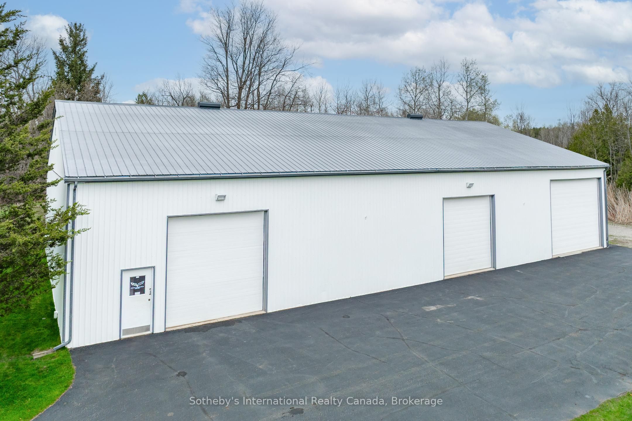 14301 Sixth Line Property Photo 37