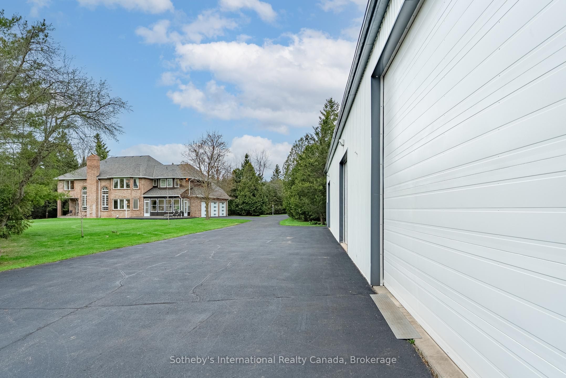 14301 Sixth Line Property Photo 40