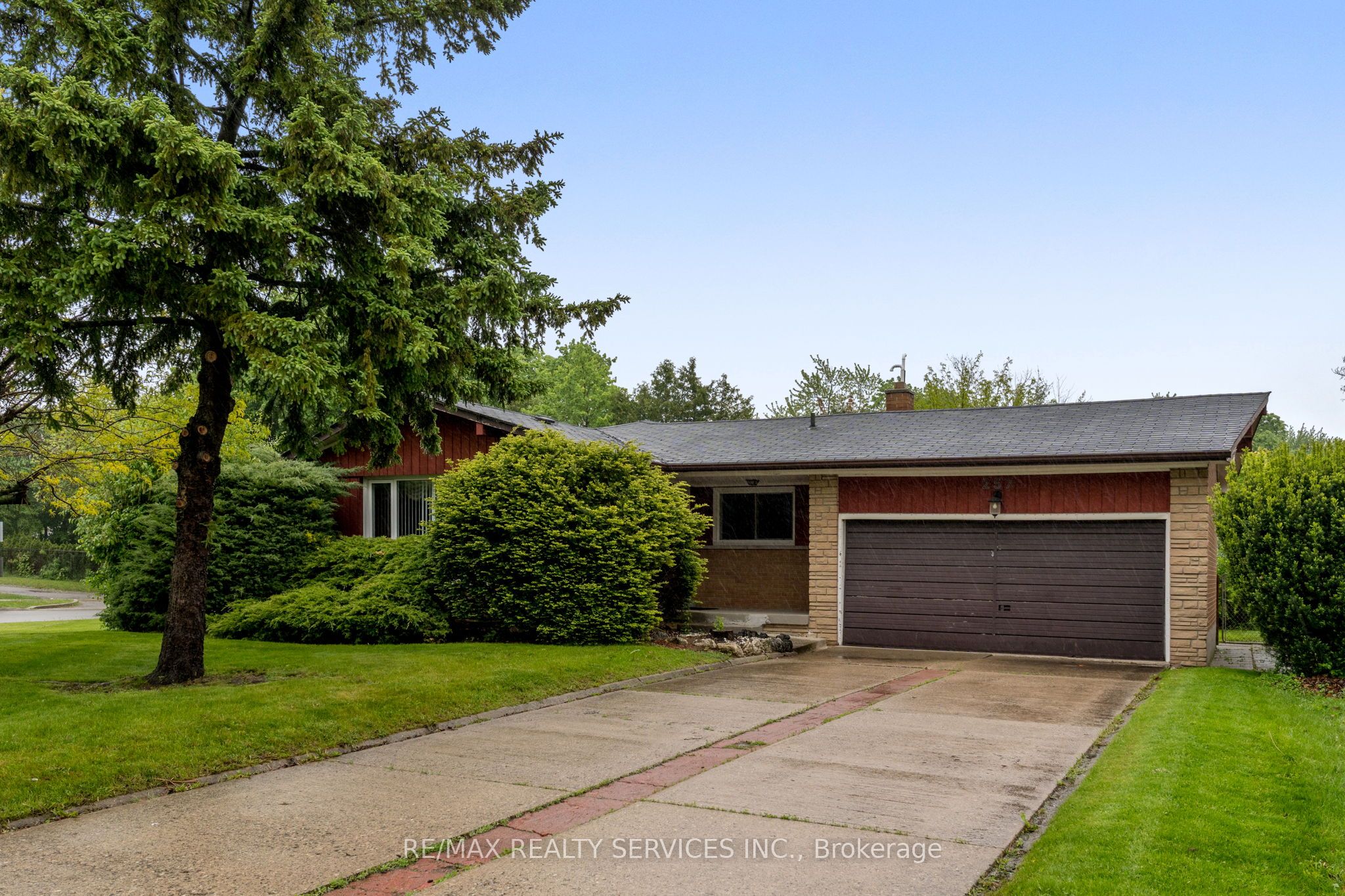 257 Elizabeth Street Property Photo 2