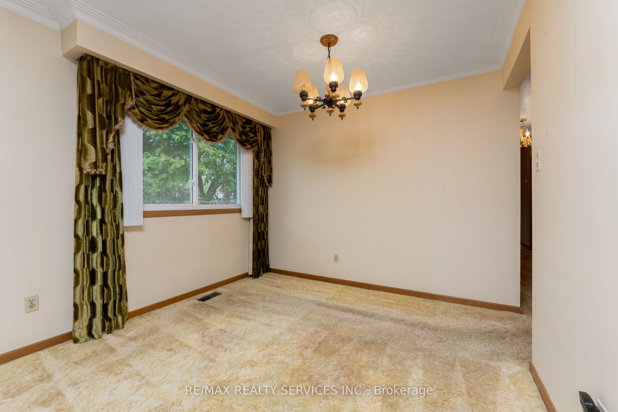 257 Elizabeth Street Property Photo 14