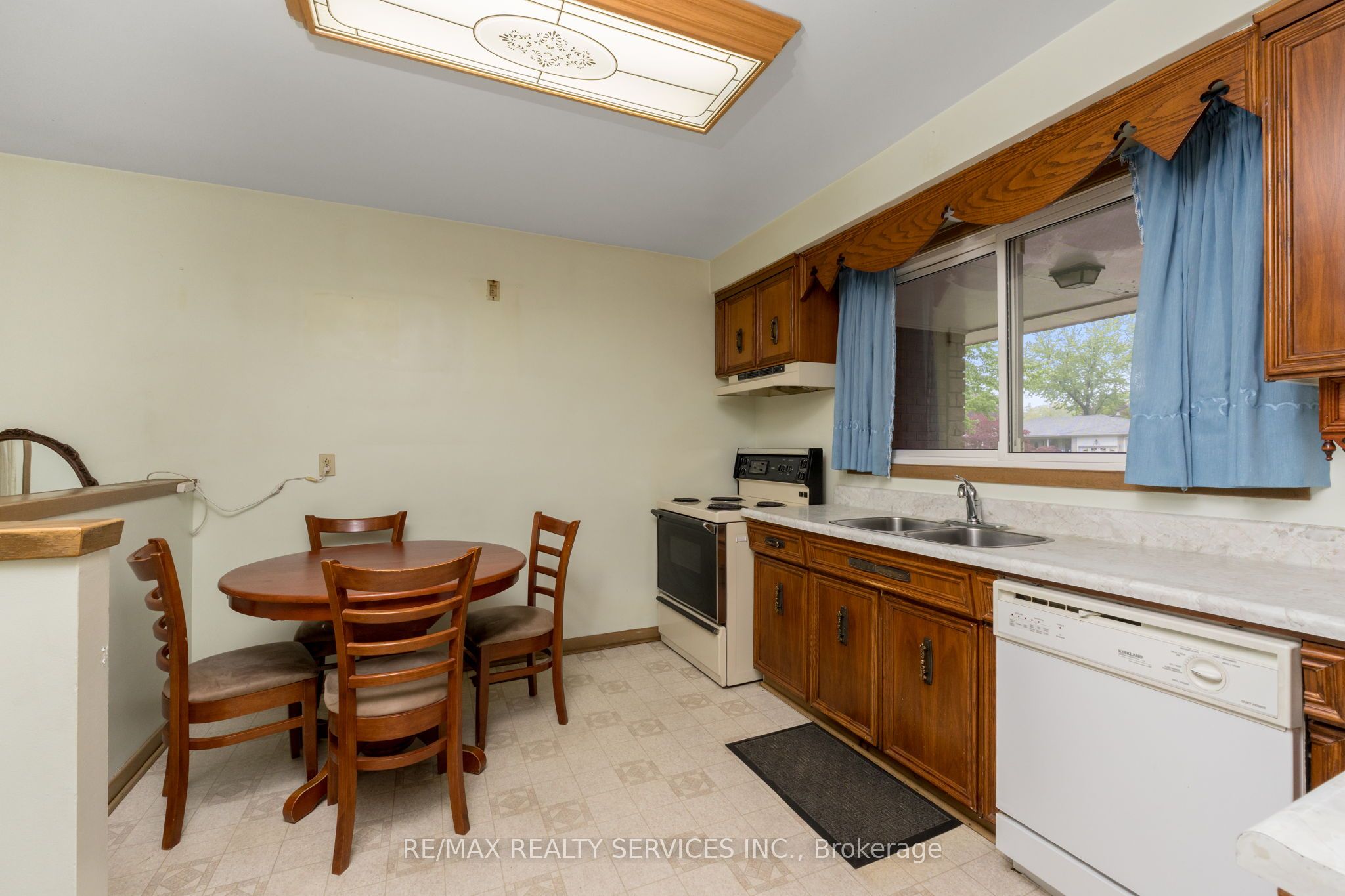 257 Elizabeth Street Property Photo 16