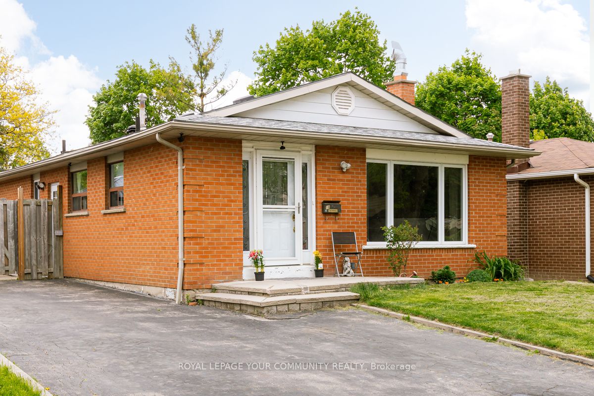 16 Midhurst Drive Property Photo 3