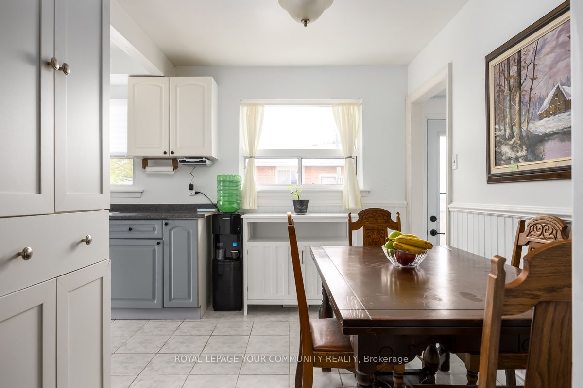 16 Midhurst Drive Property Photo 9