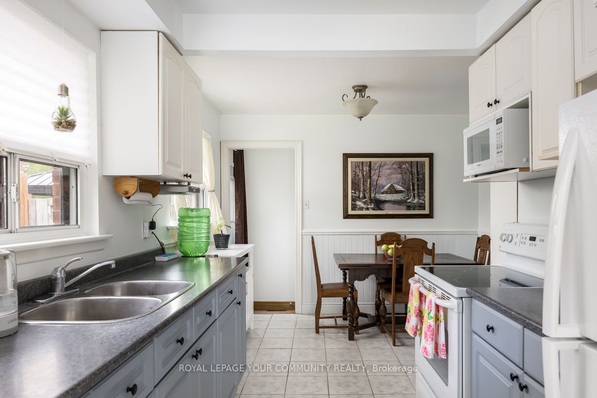 16 Midhurst Drive Property Photo 10