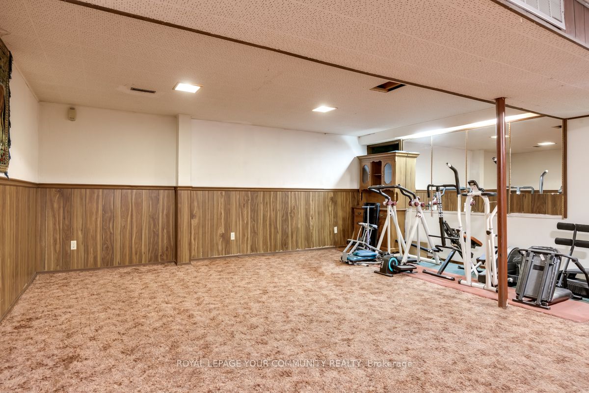 16 Midhurst Drive Property Photo 21