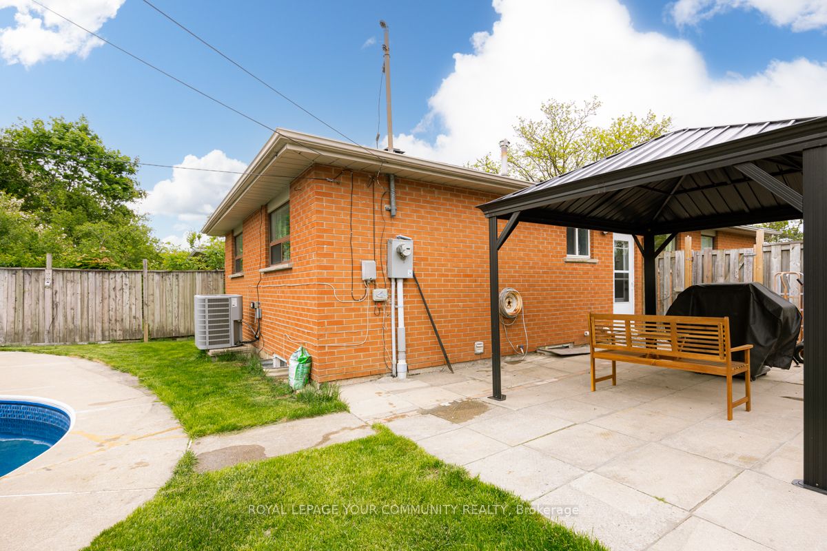 16 Midhurst Drive Property Photo 29
