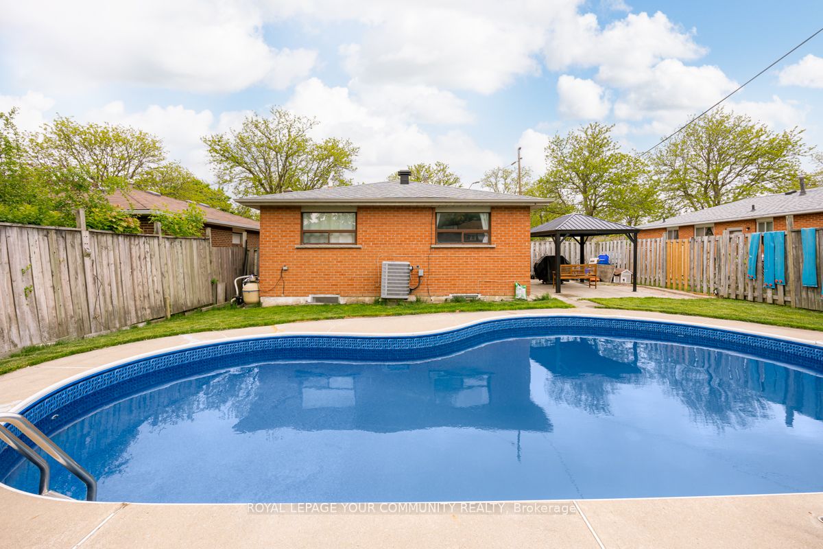 16 Midhurst Drive Property Photo 31