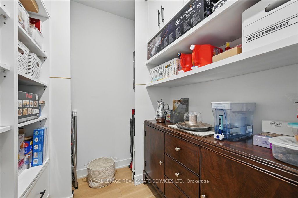 2489 Taunton Road 108 Property Photo 4