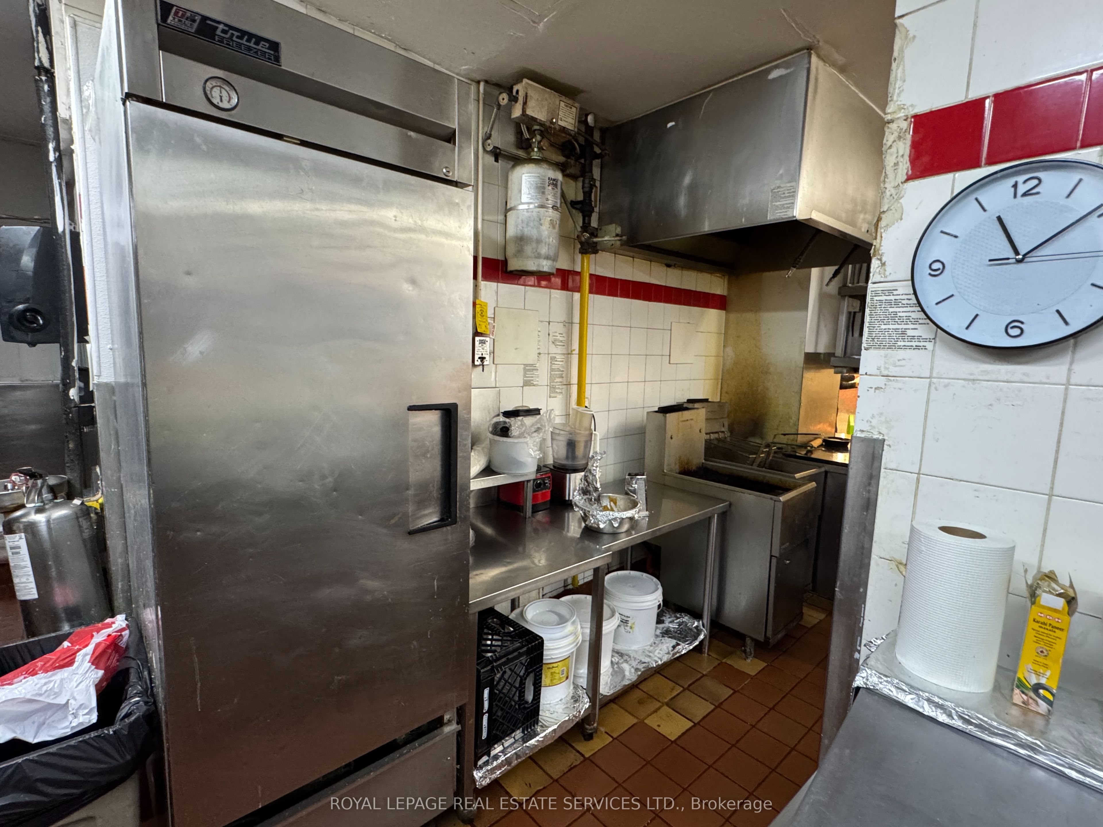 6430 Erin Mills Parkway Property Photo 9