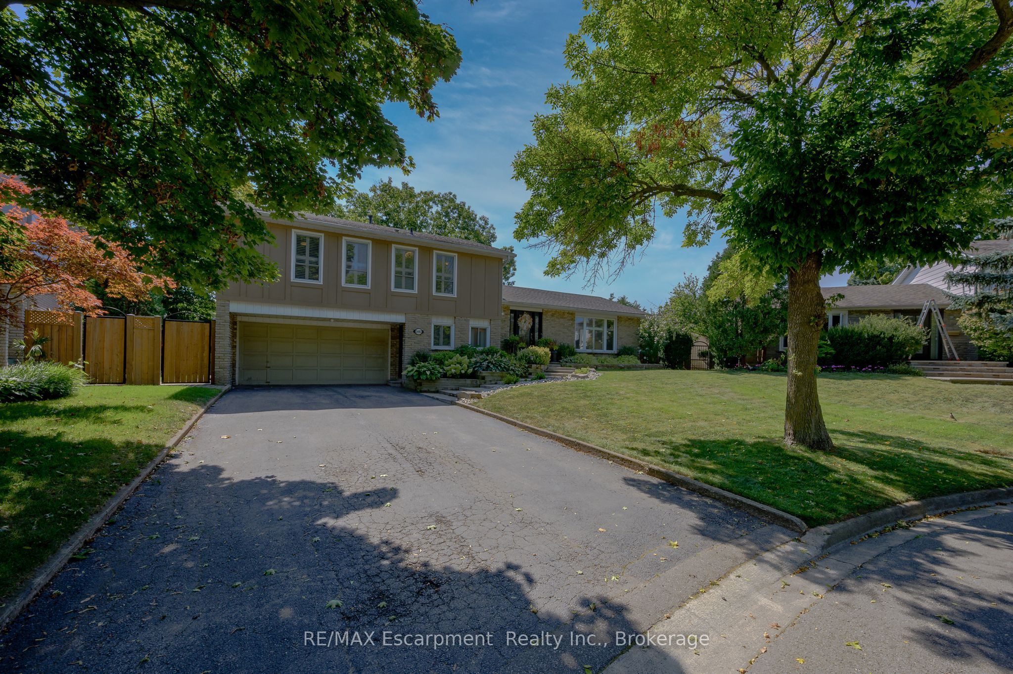 2482 Waterford Street Property Photo 2