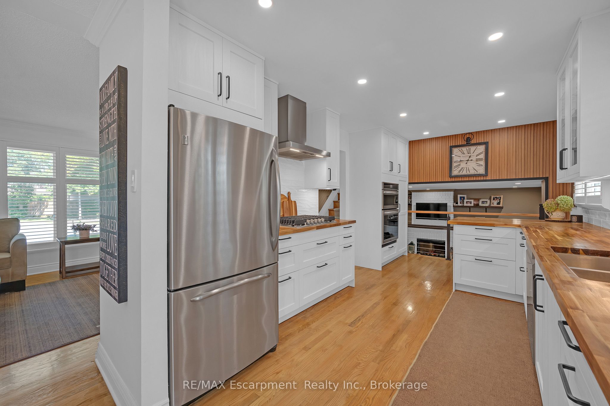 2482 Waterford Street Property Photo 8
