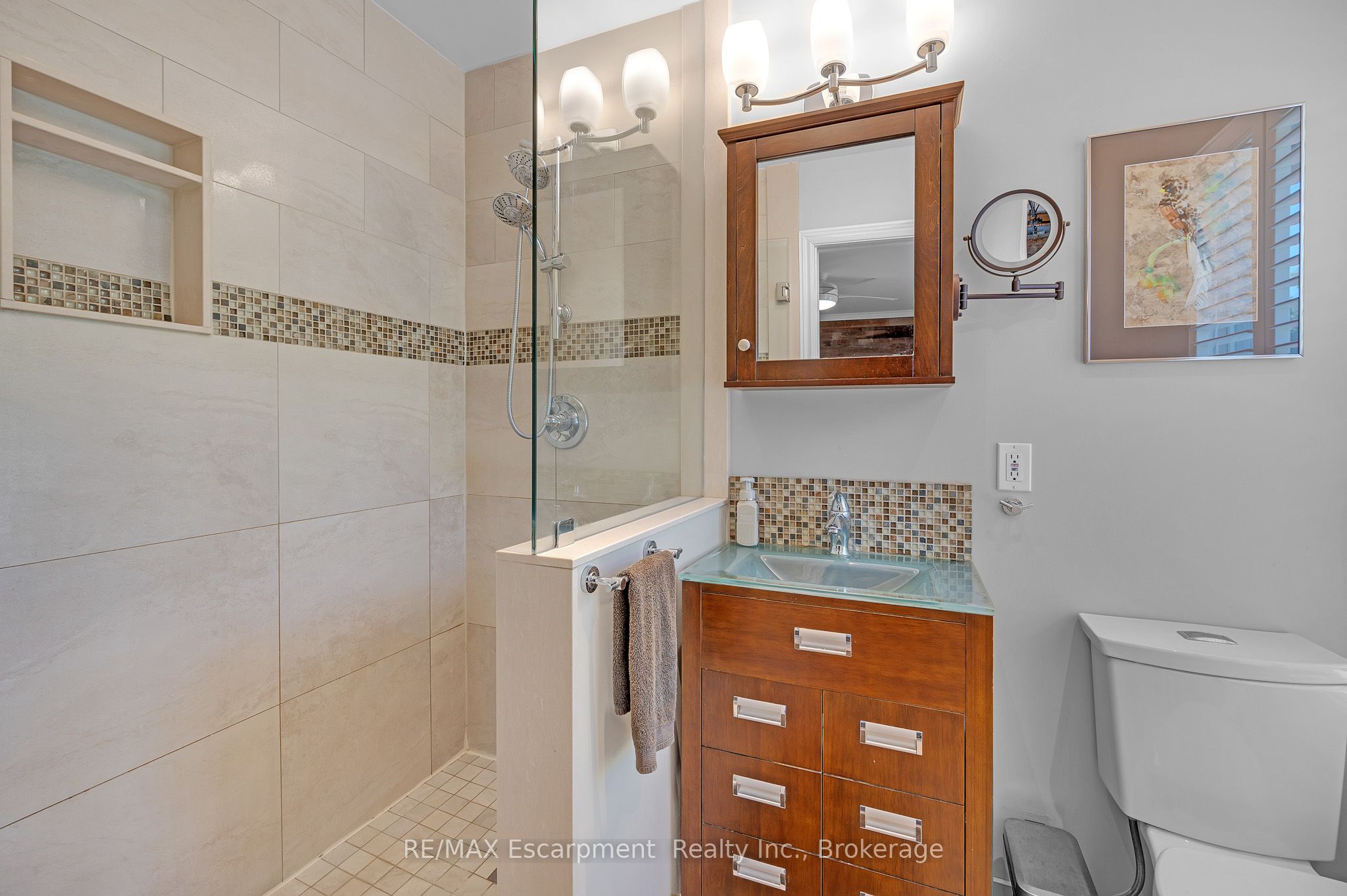 2482 Waterford Street Property Photo 17