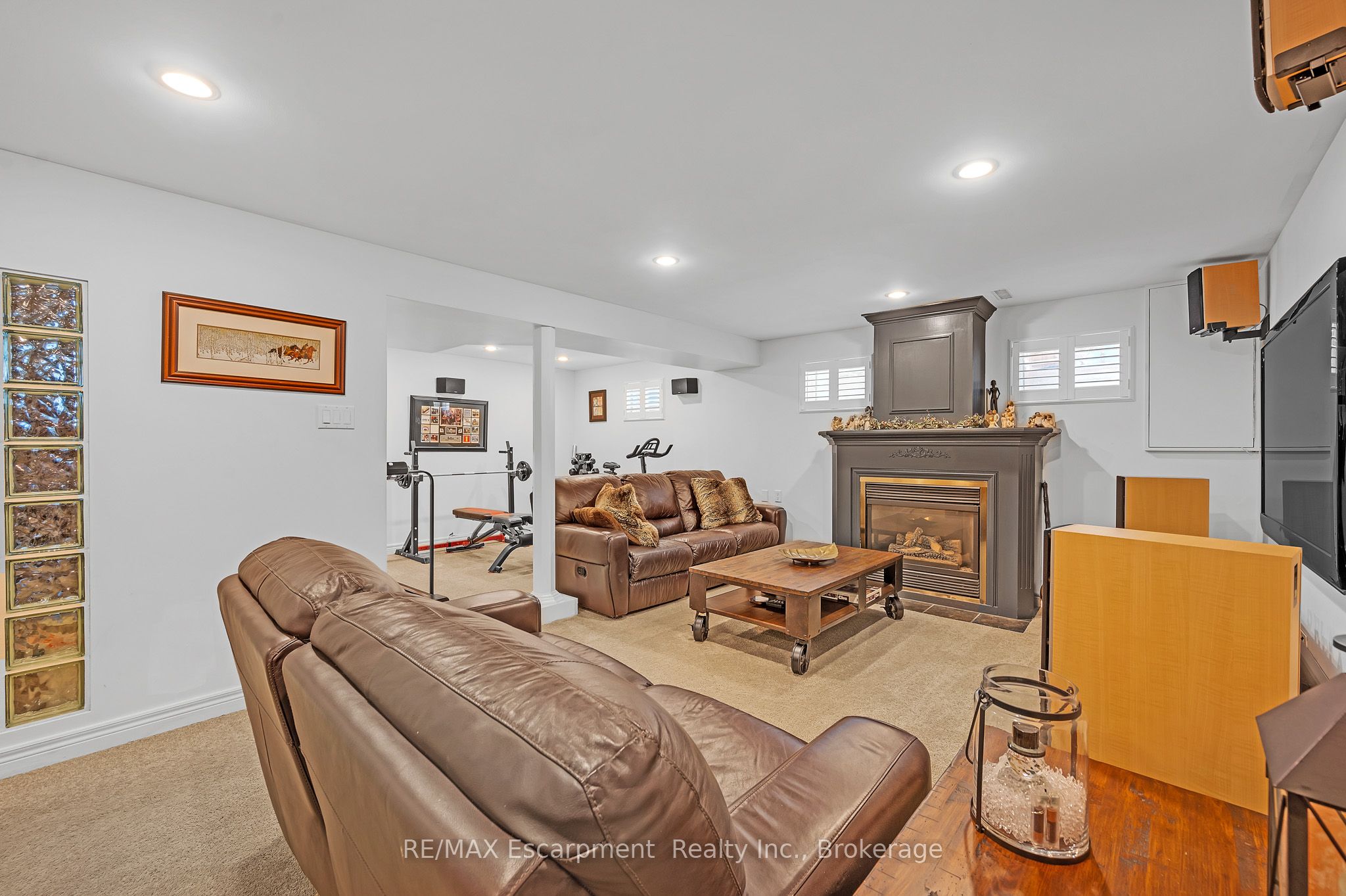 2482 Waterford Street Property Photo 27