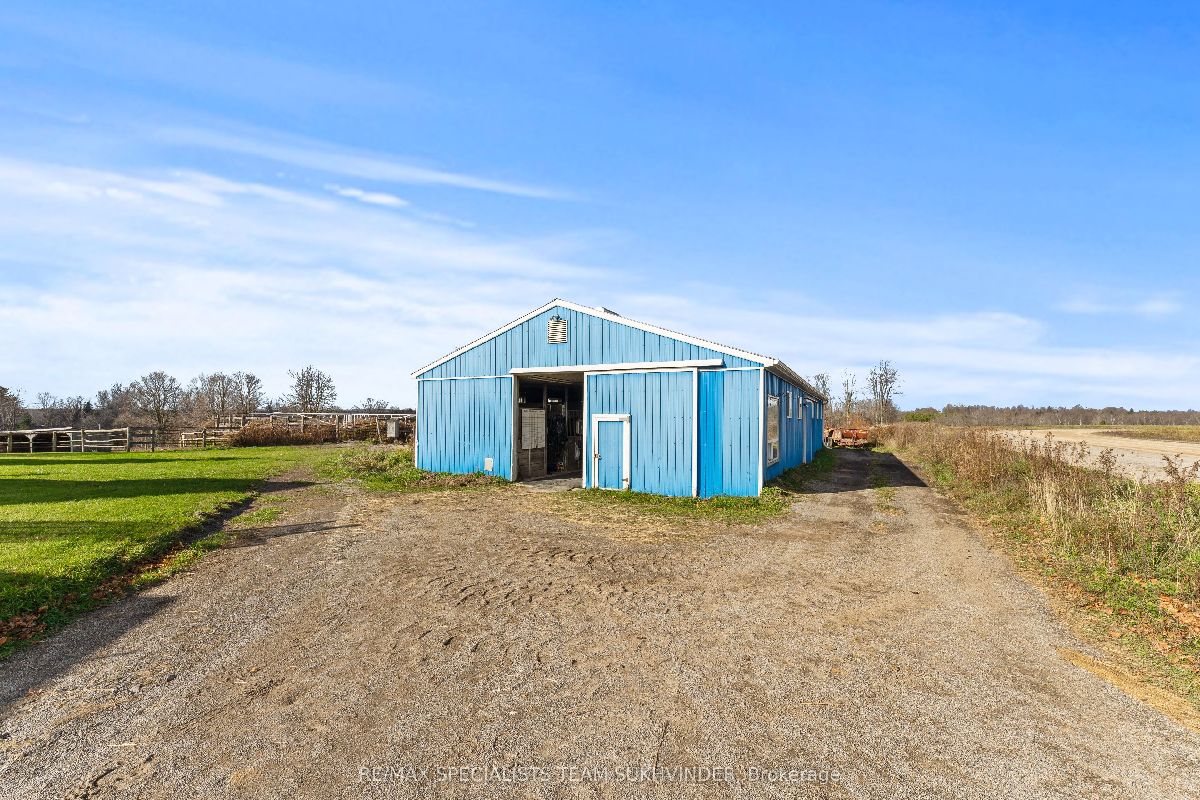10253 Second Line Property Photo 16