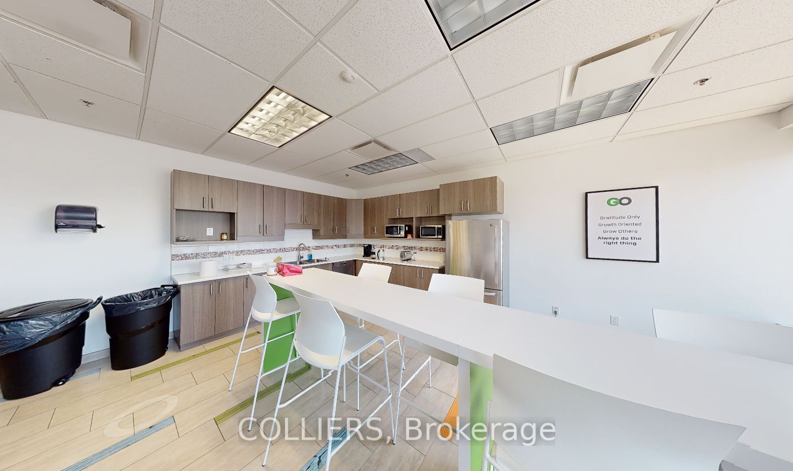 #202 - 2355 Skymark Avenue Property Photo 7