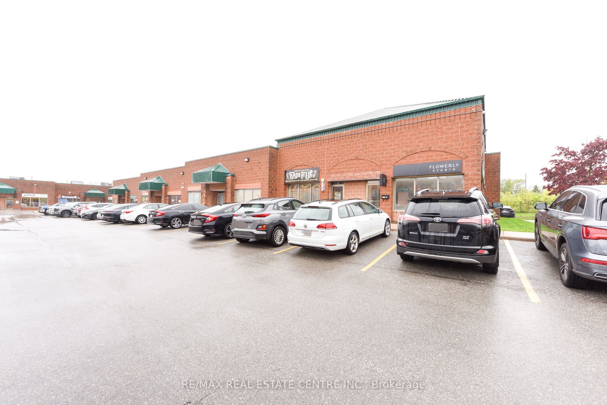 #2 - 360 Revus Avenue Property Photo 2