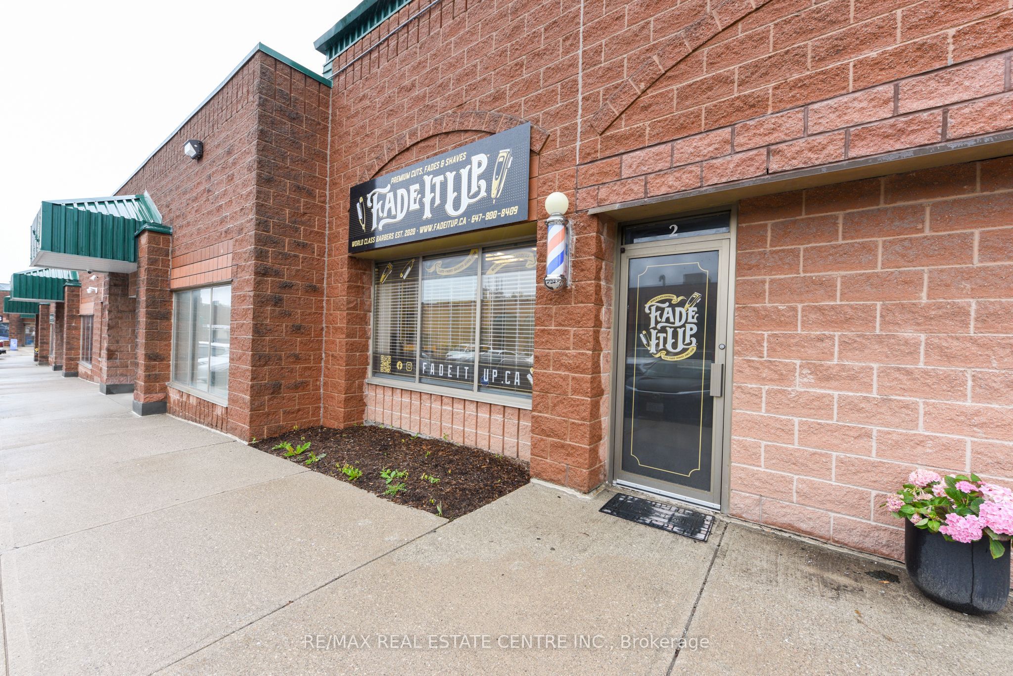 #2 - 360 Revus Avenue Property Photo 3