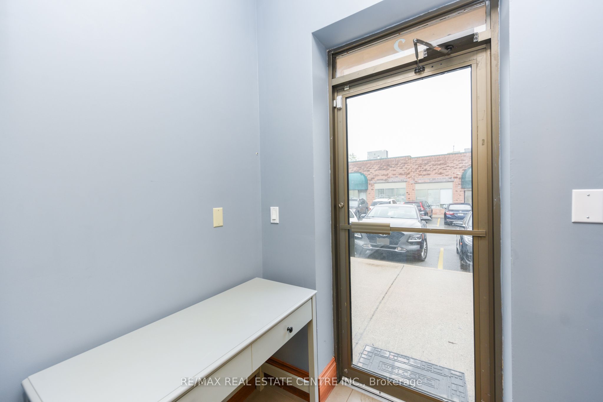#2 - 360 Revus Avenue Property Photo 5