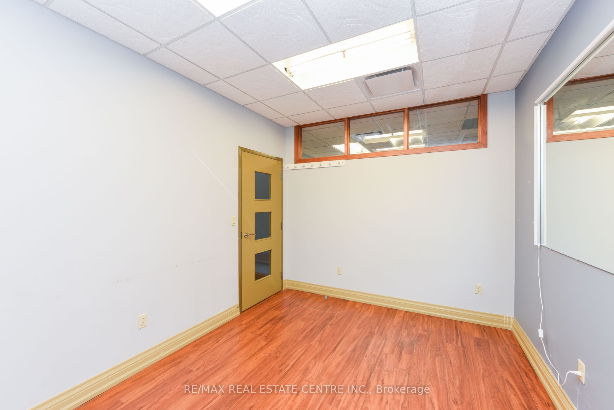 #2 - 360 Revus Avenue Property Photo 11