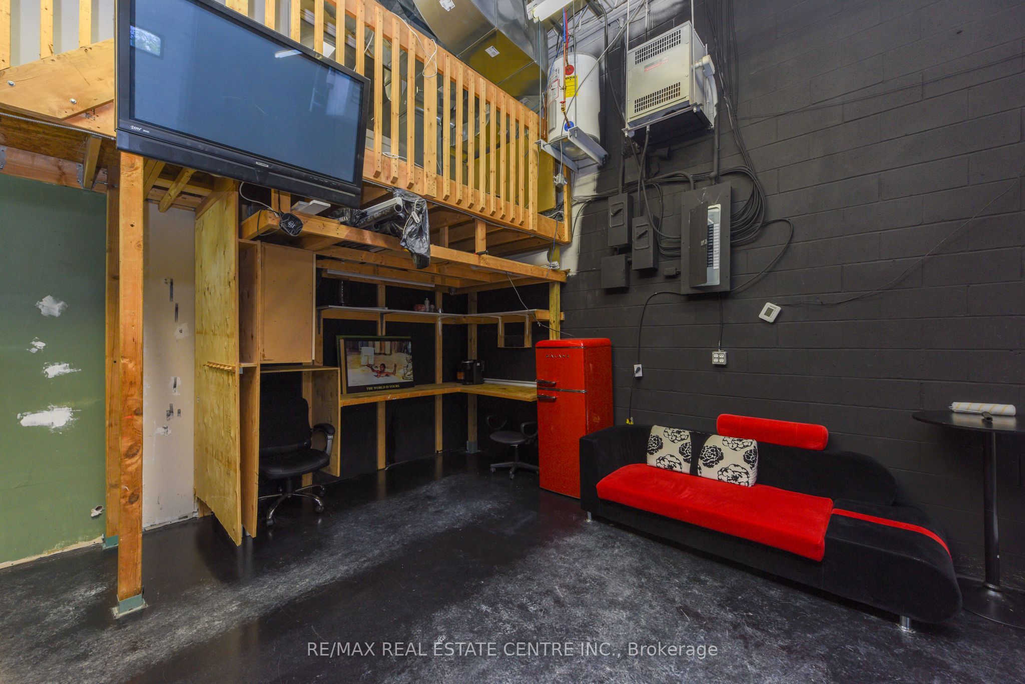 #2 - 360 Revus Avenue Property Photo 23