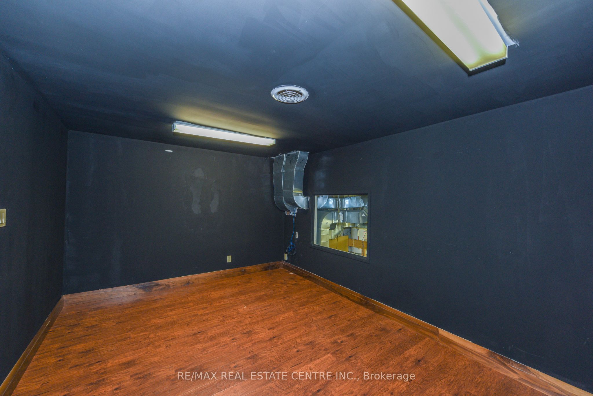 #2 - 360 Revus Avenue Property Photo 26