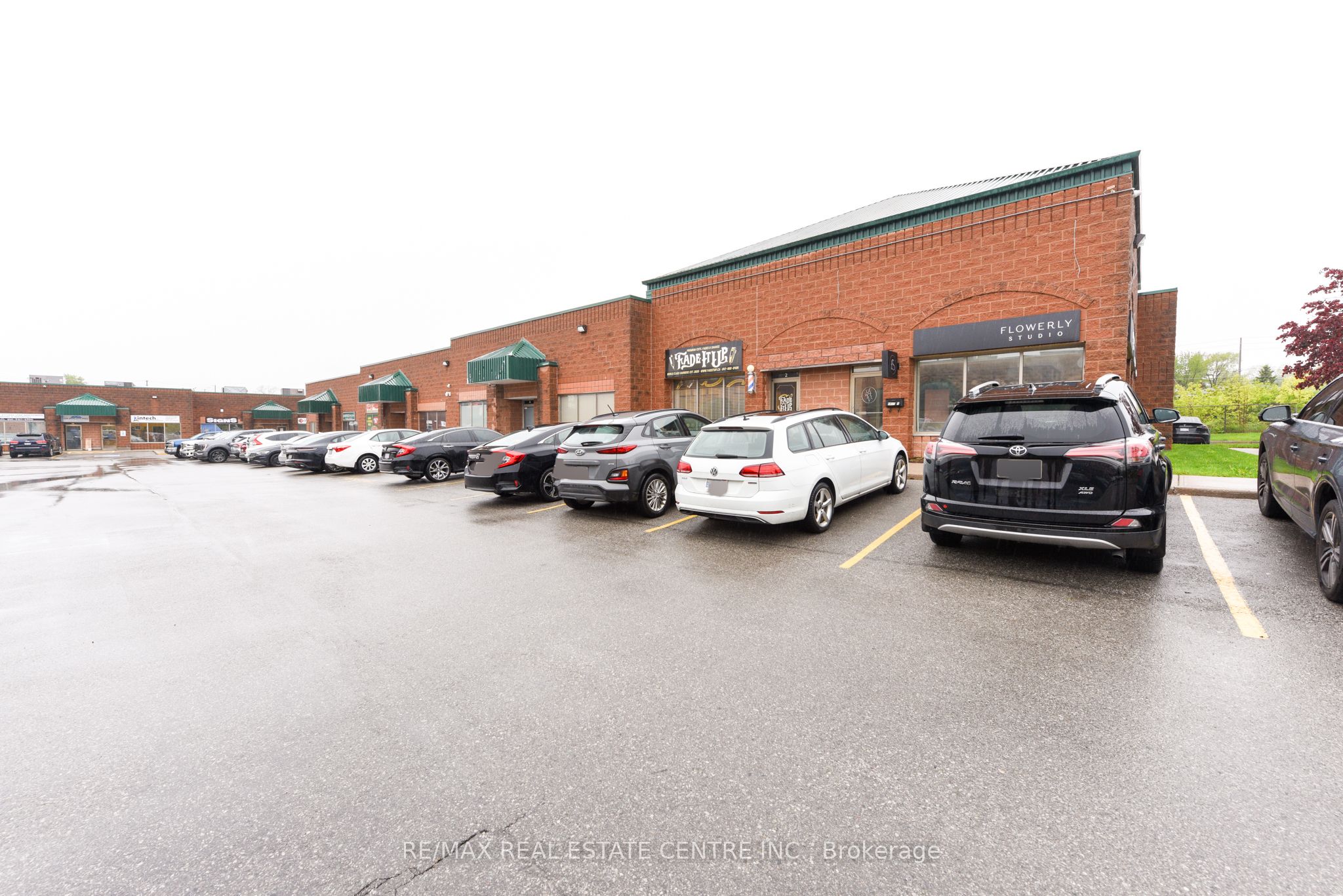 #2 - 360 Revus Avenue Property Photo 35
