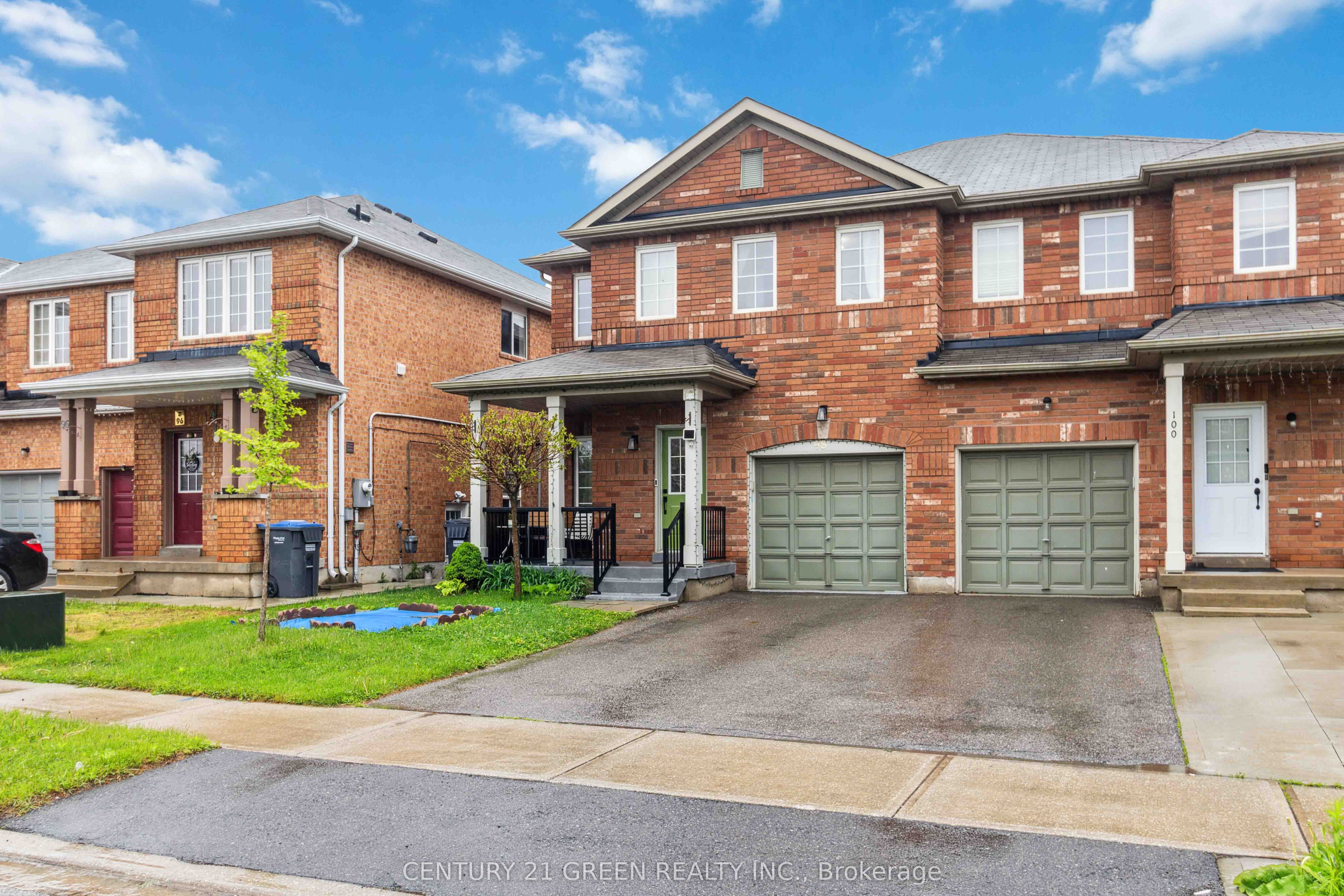 98 Personna Cir Property Photo 1