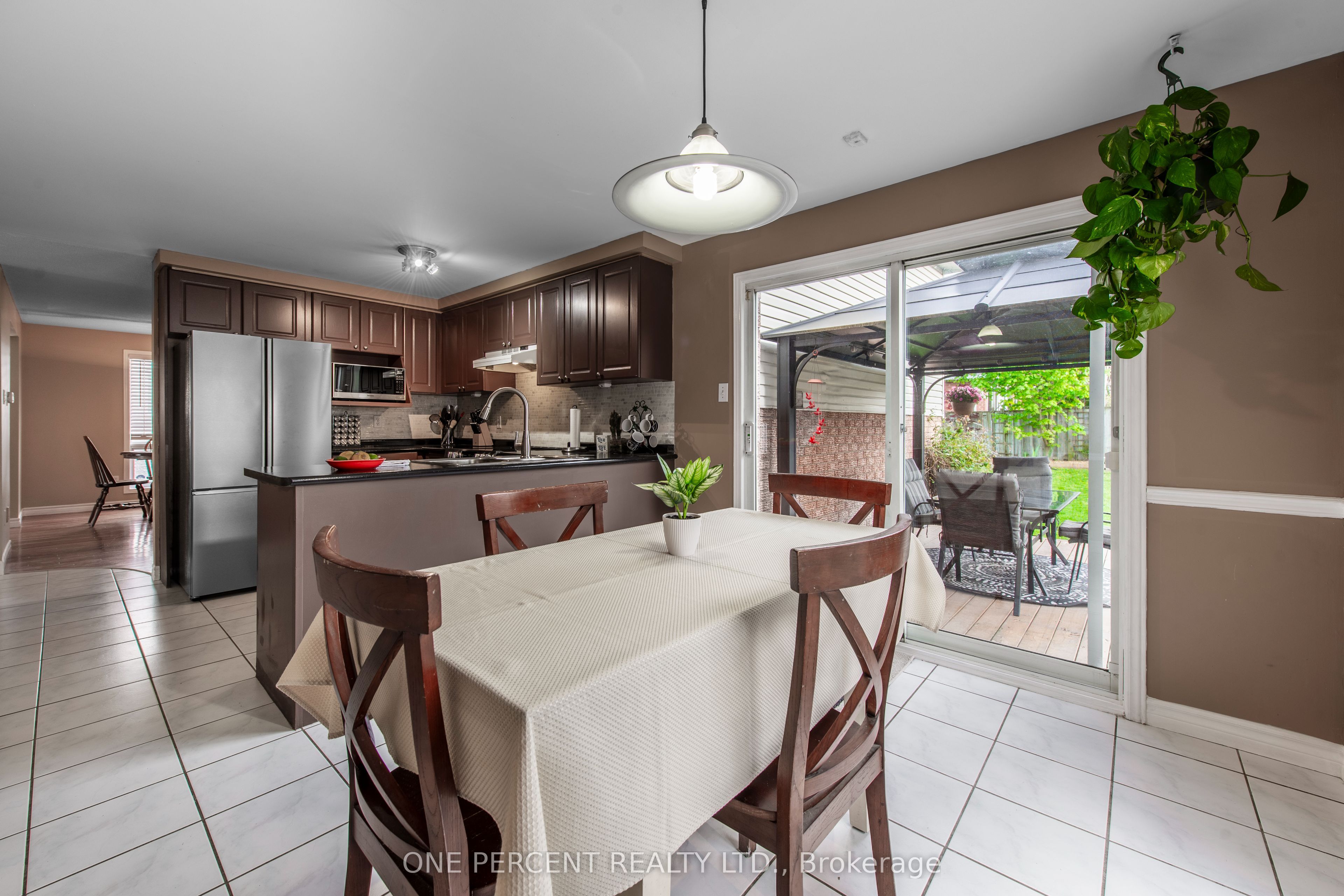 240 Walsh Crescent Property Photo 16