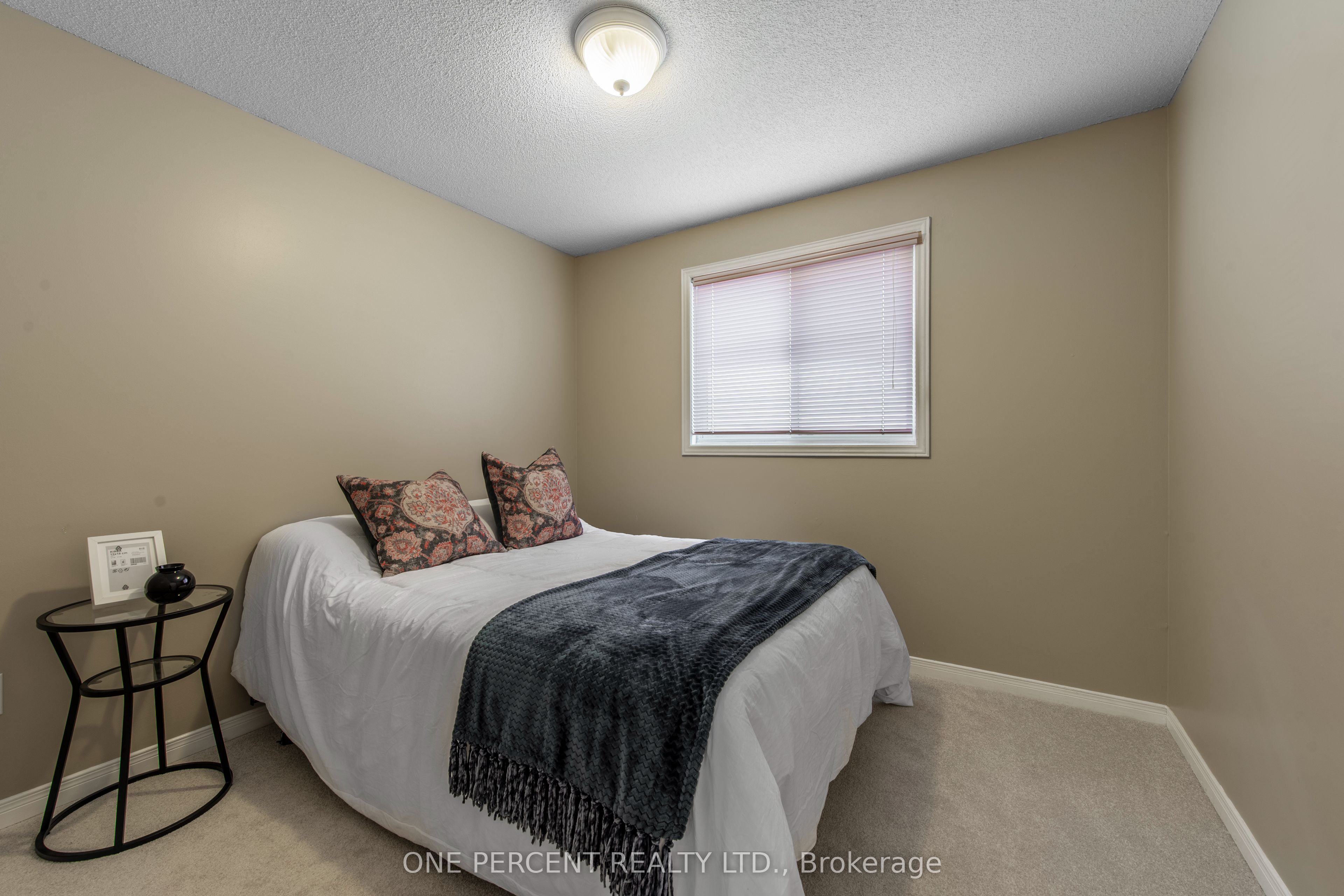 240 Walsh Crescent Property Photo 23