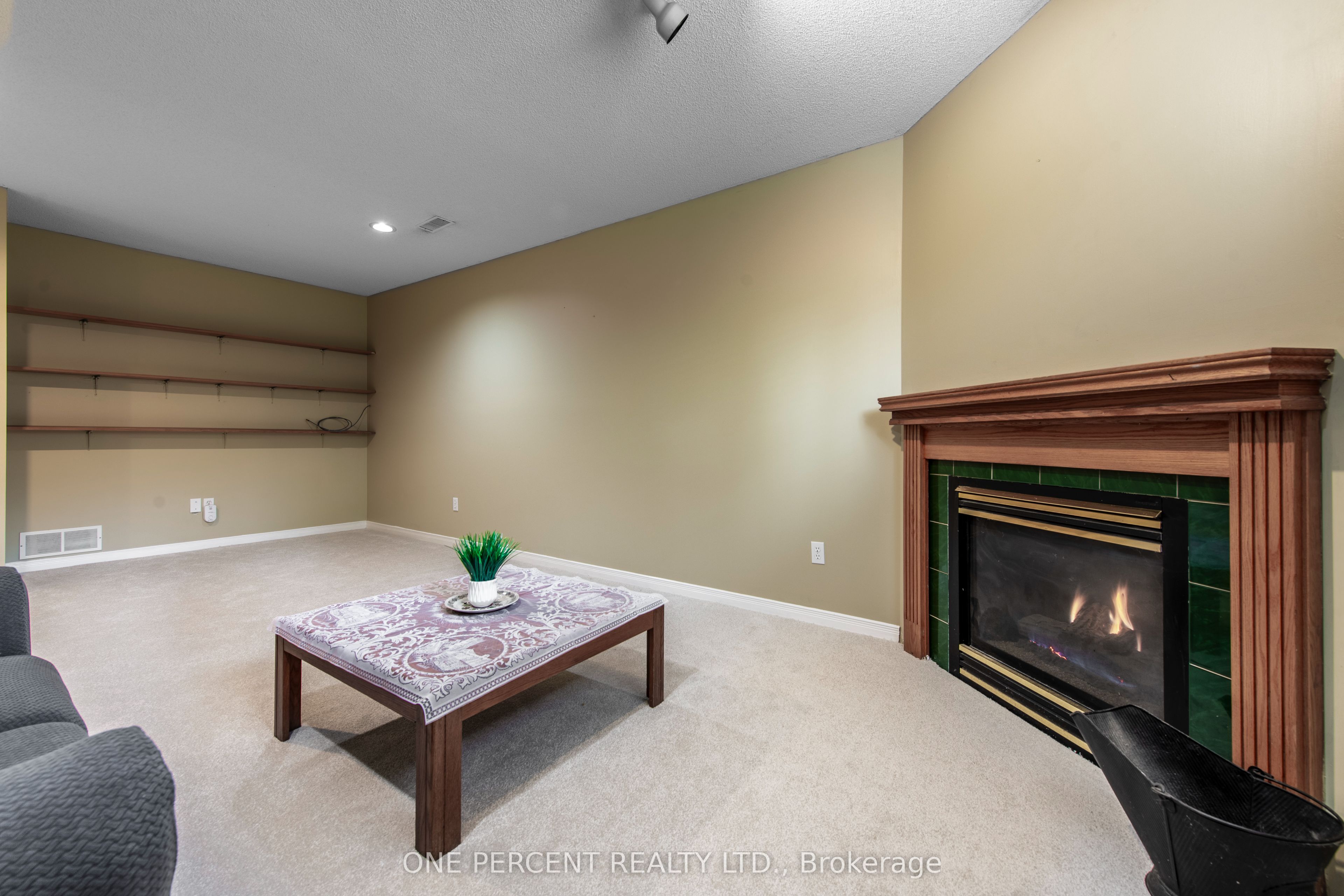 240 Walsh Crescent Property Photo 26