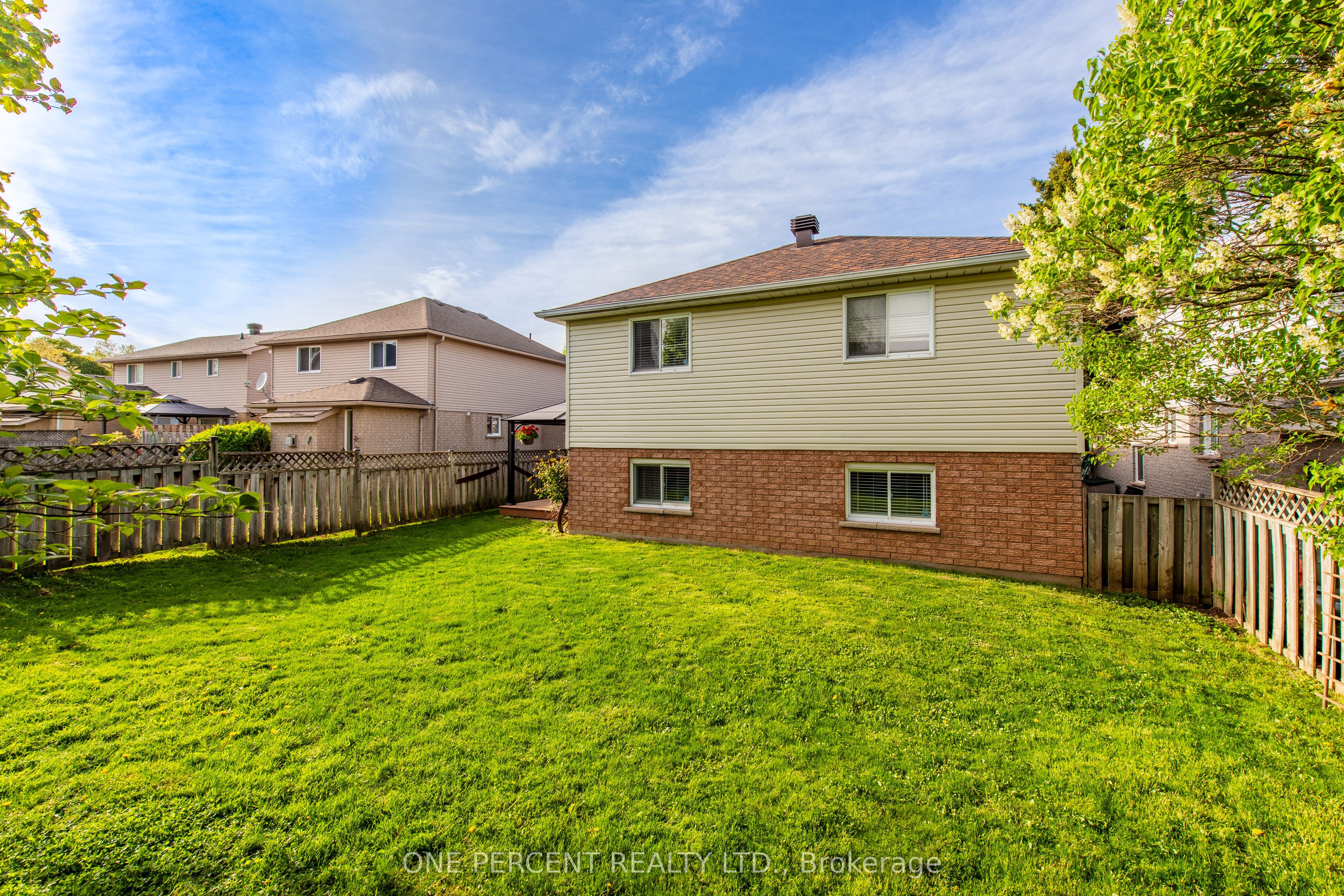 240 Walsh Crescent Property Photo 38