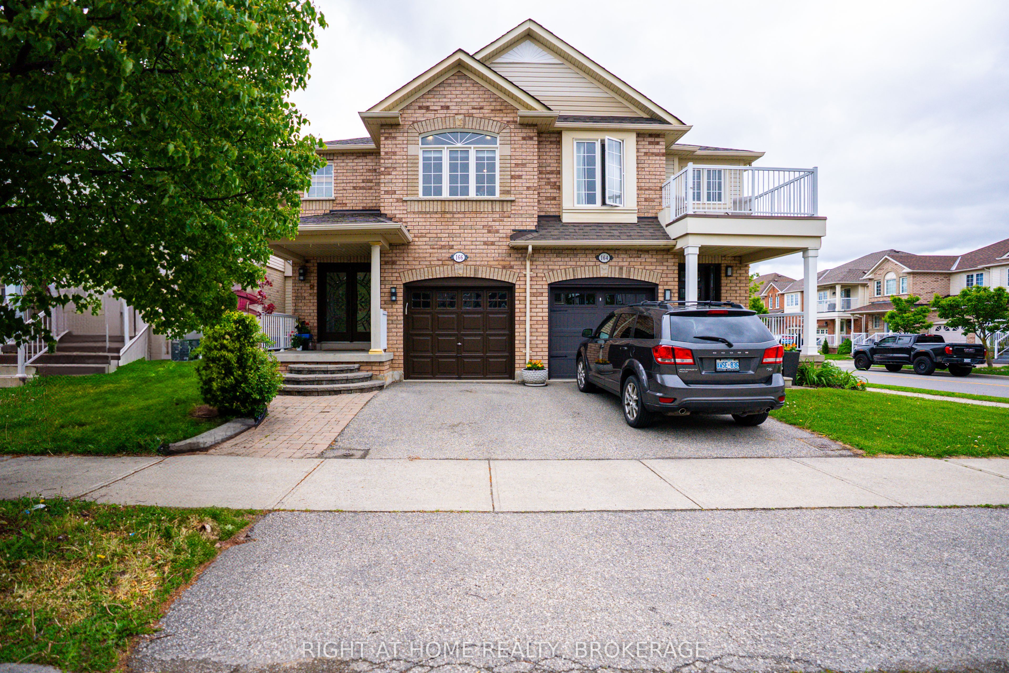 166 Hampshire Way Property Photo 1
