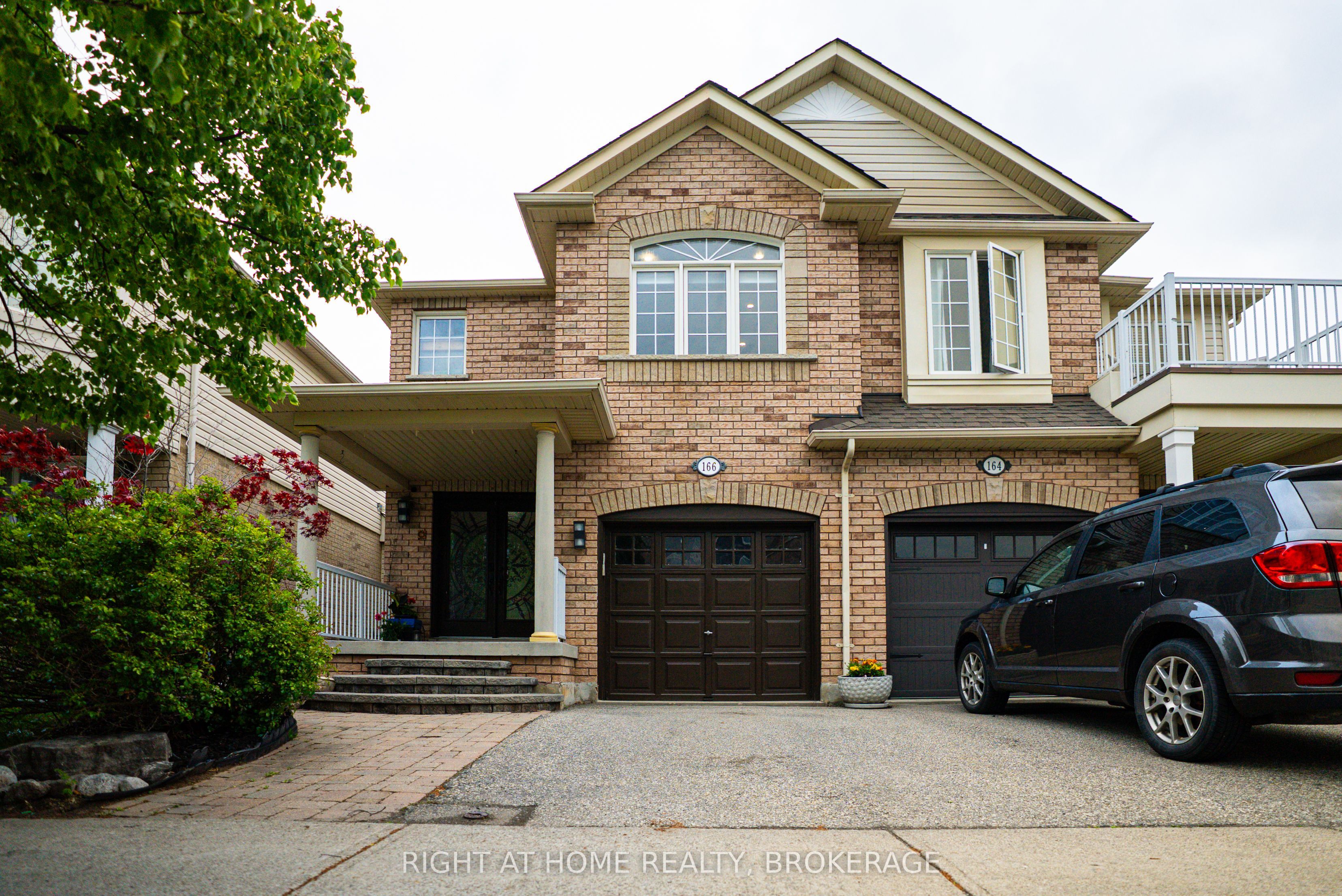 166 Hampshire Way Property Photo 4