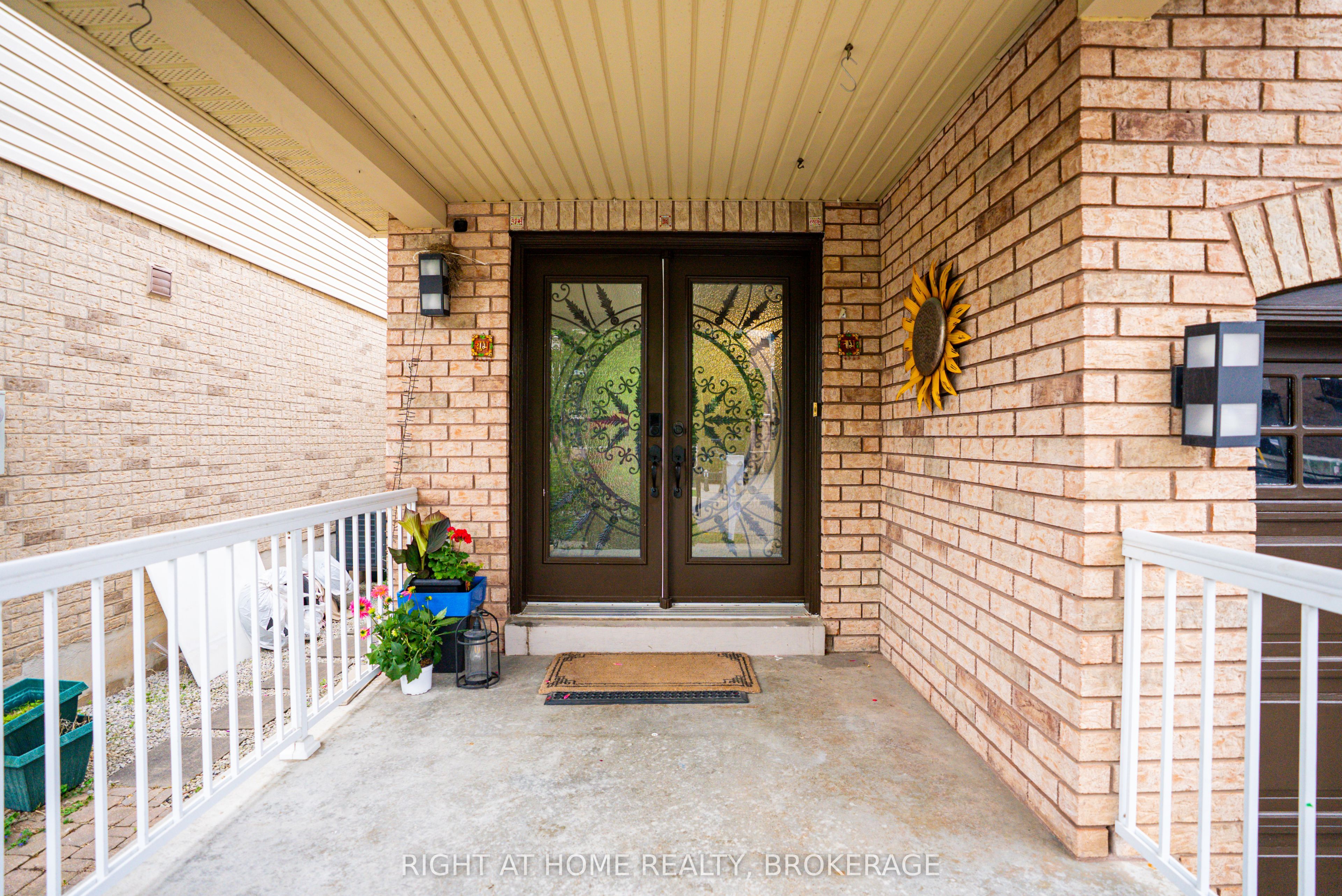 166 Hampshire Way Property Photo 6