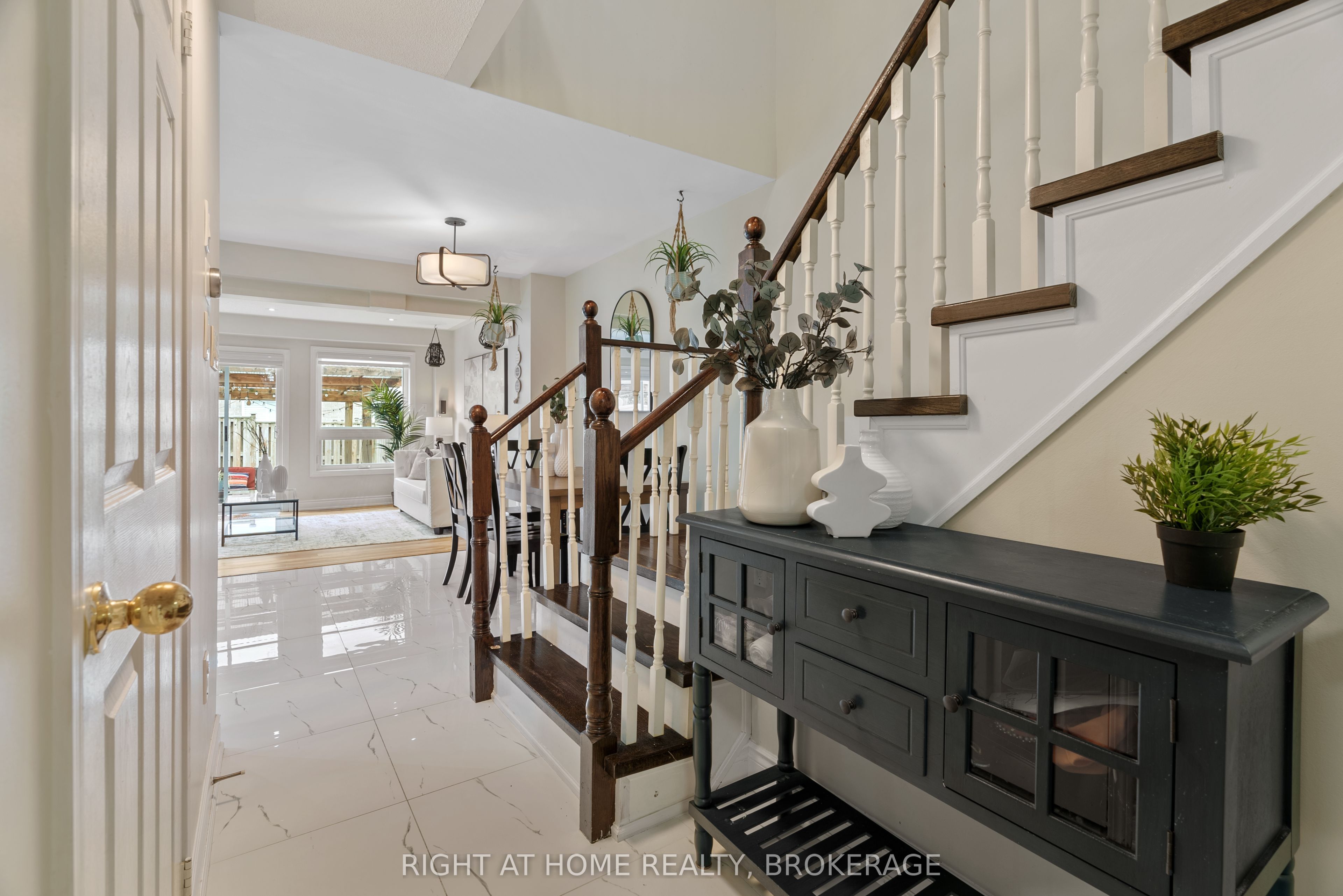 166 Hampshire Way Property Photo 12