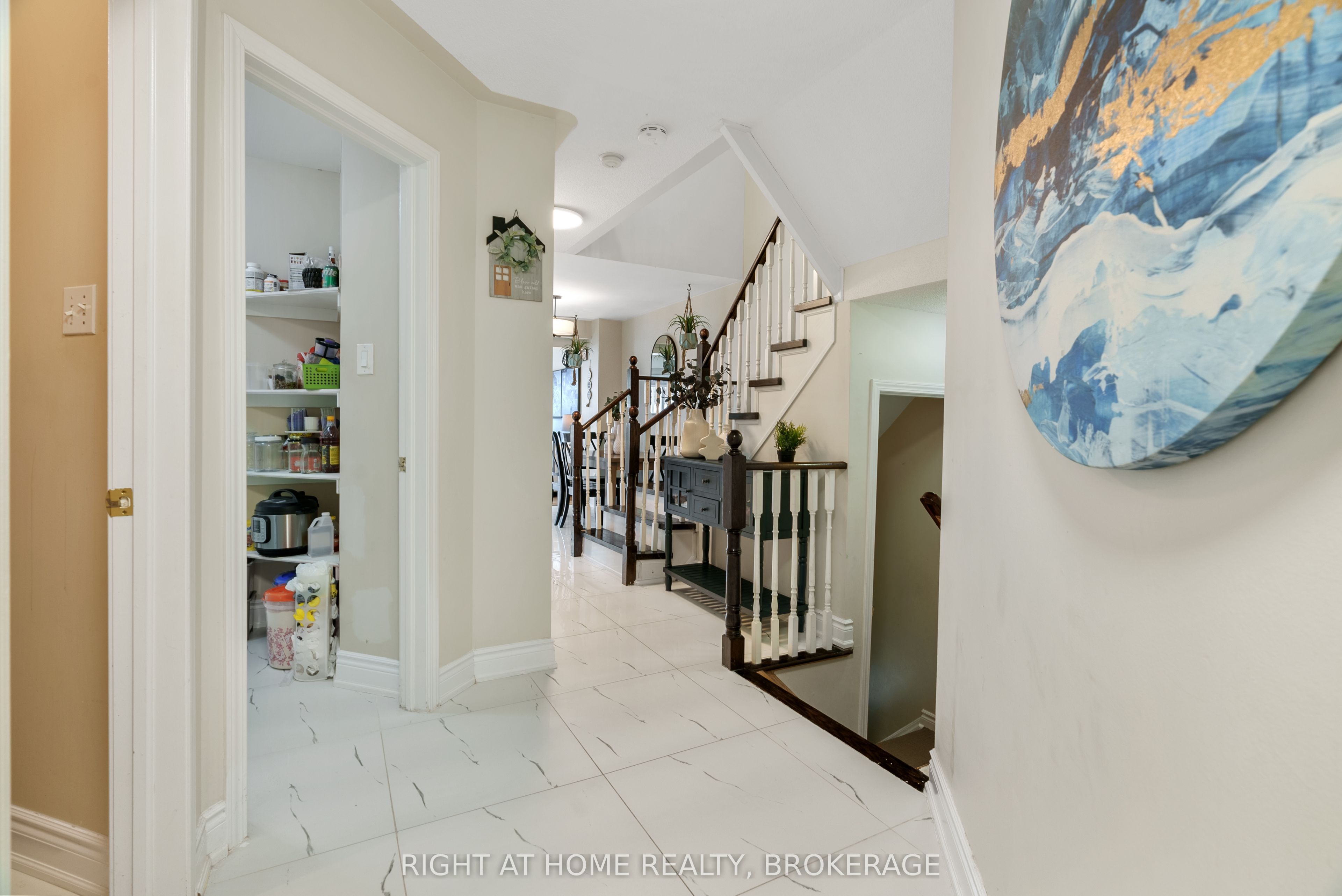 166 Hampshire Way Property Photo 18