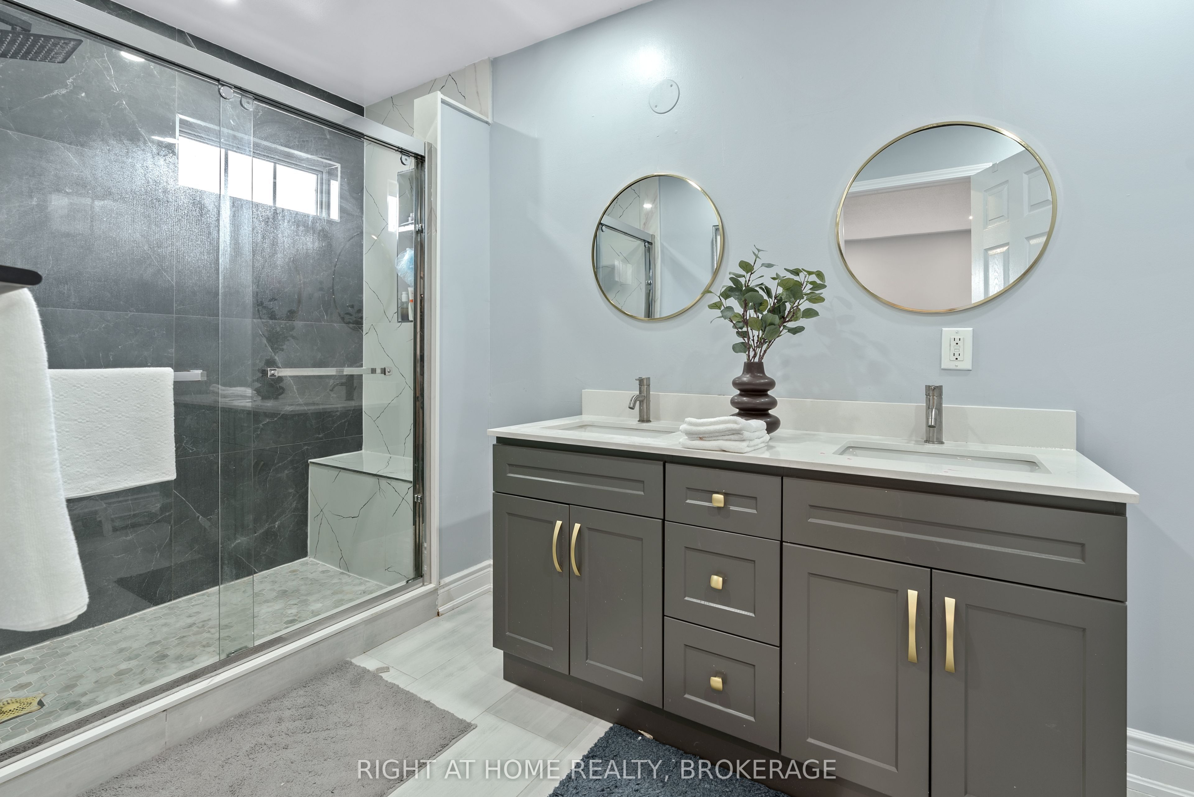 166 Hampshire Way Property Photo 22