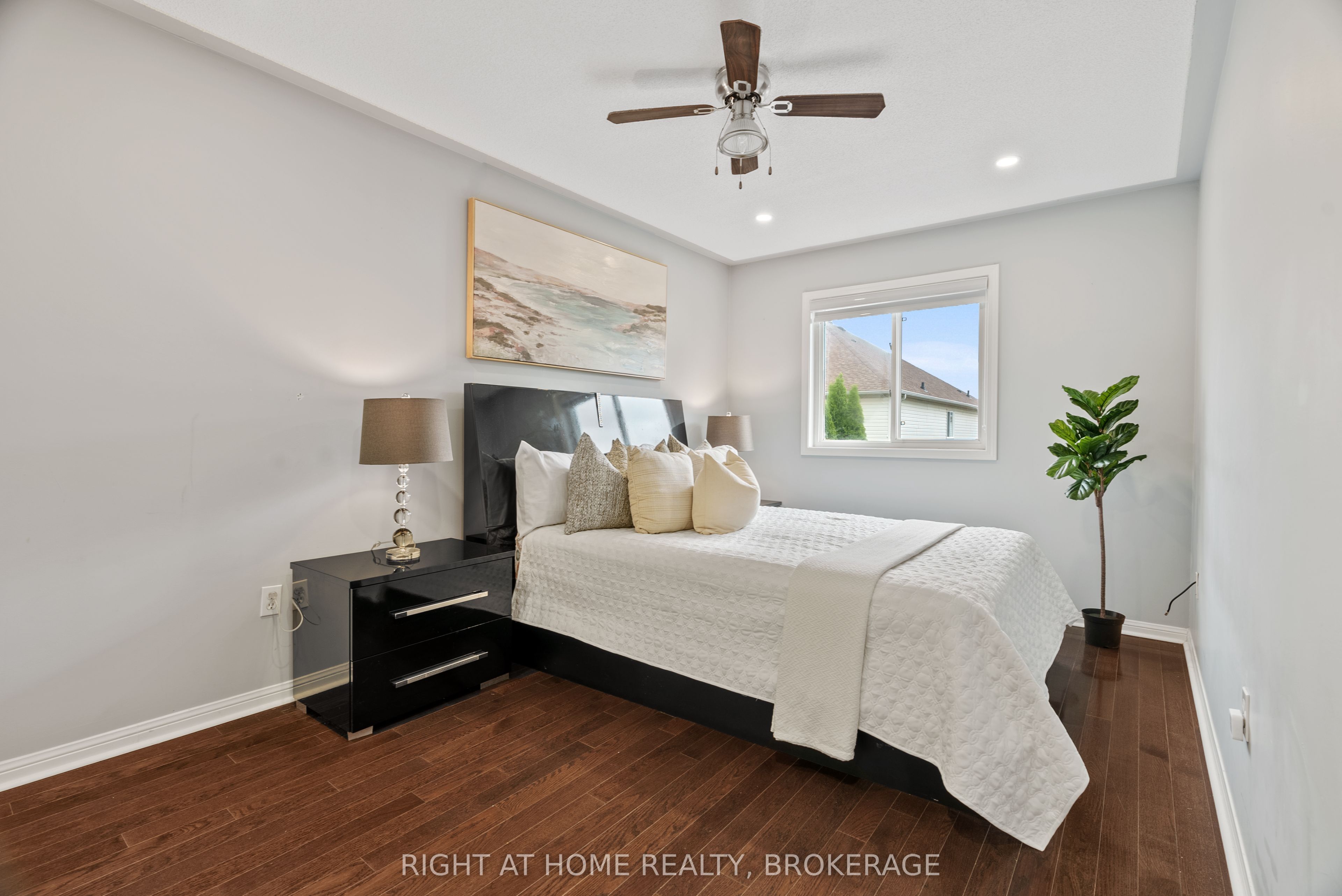 166 Hampshire Way Property Photo 24