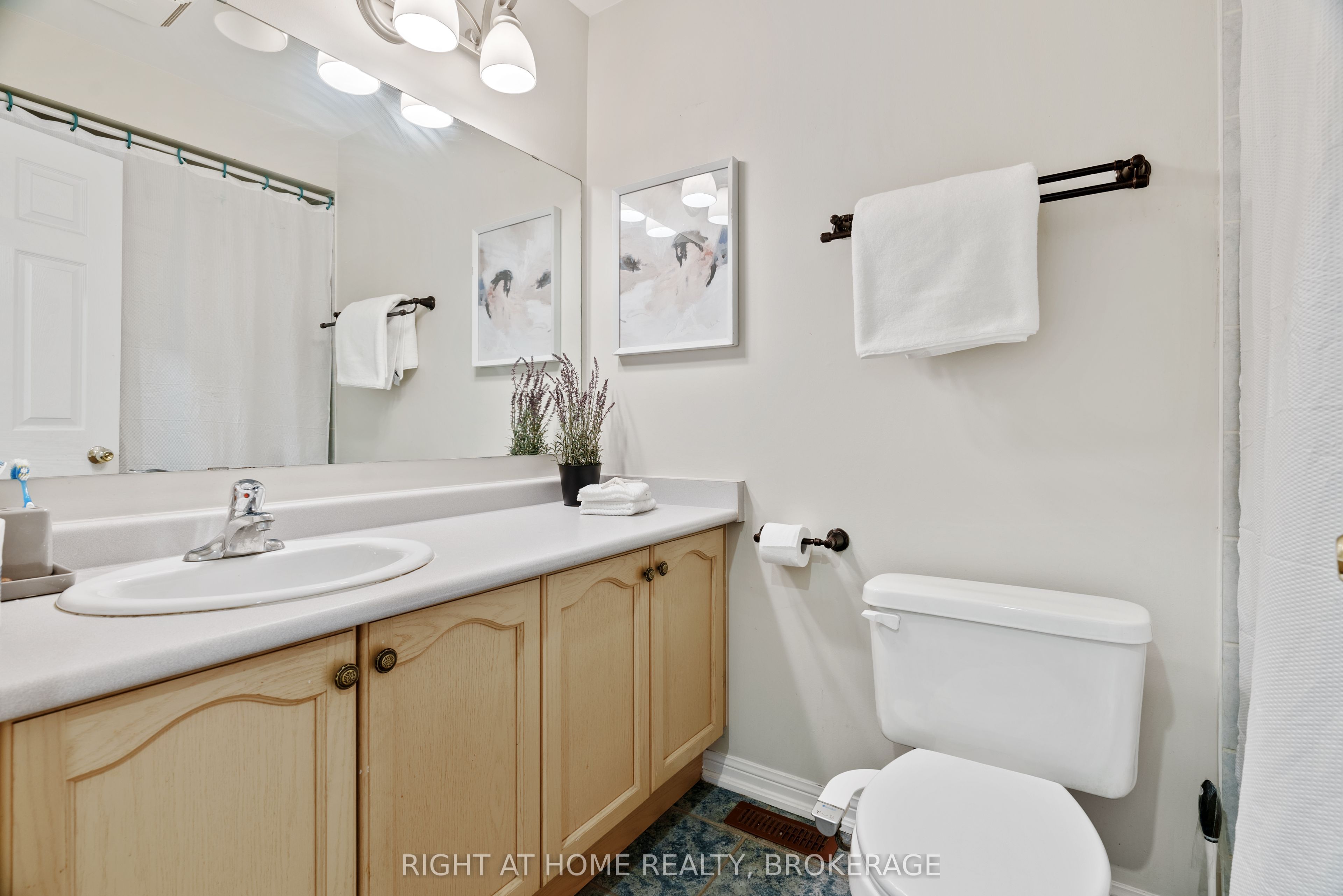 166 Hampshire Way Property Photo 25