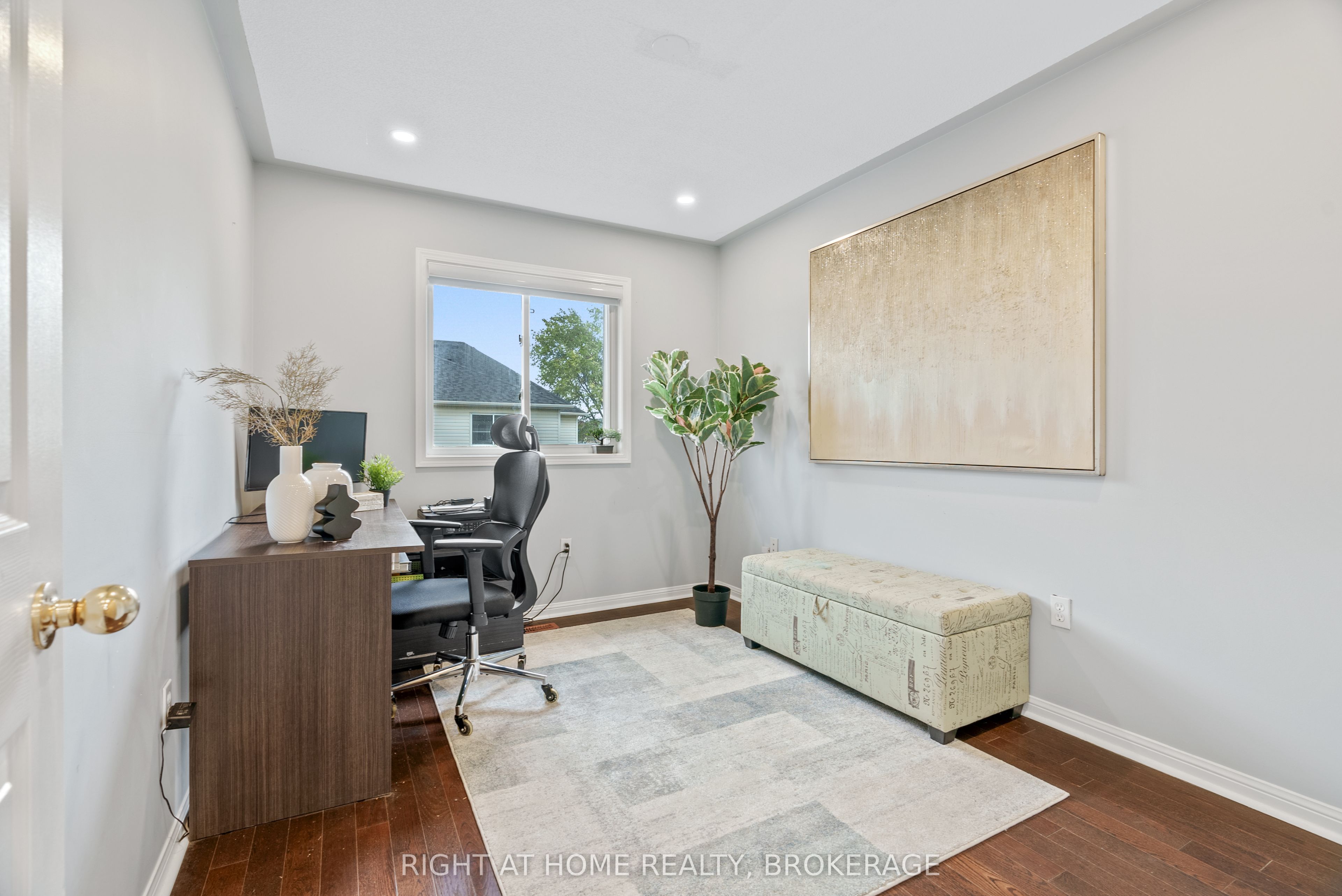 166 Hampshire Way Property Photo 28