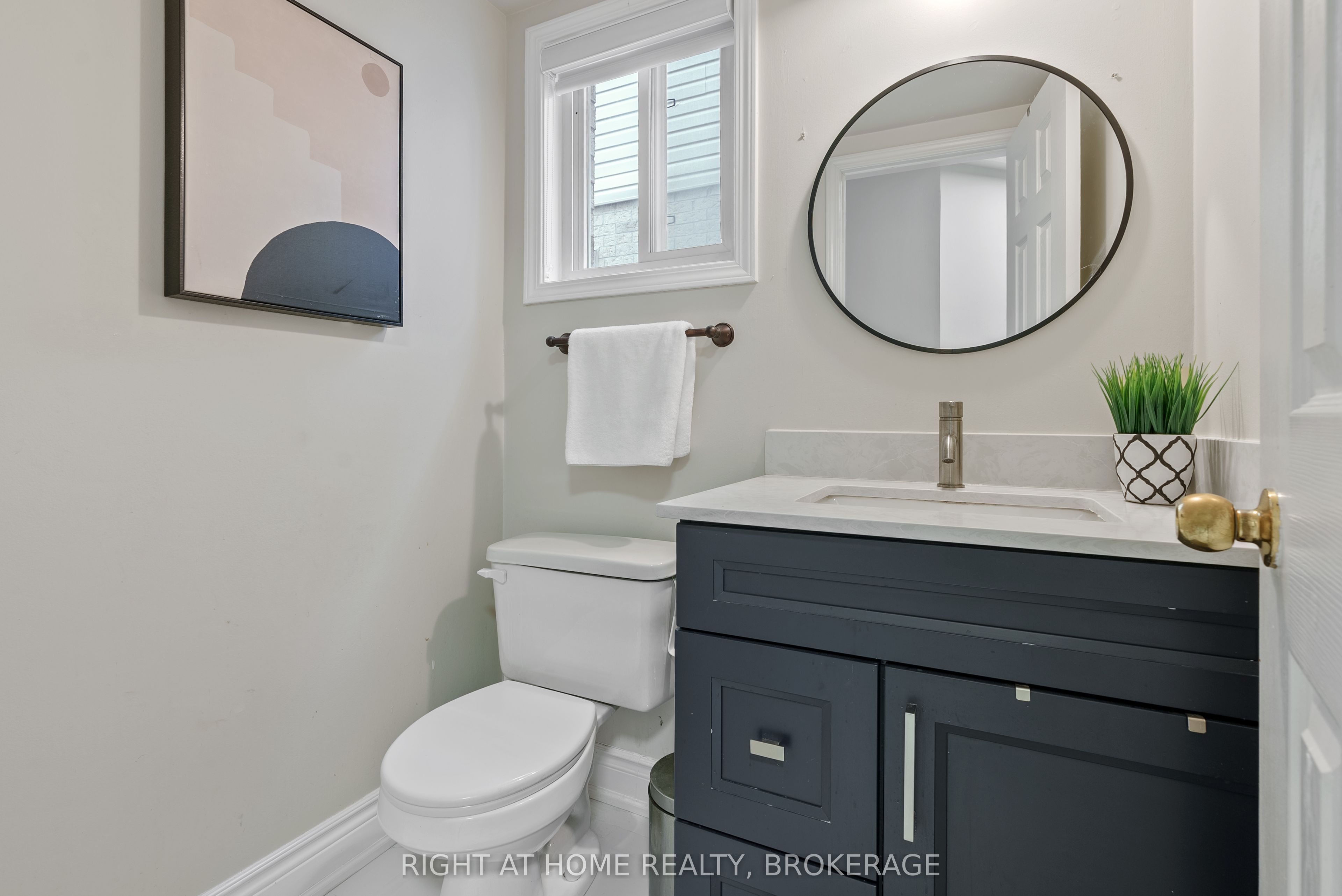 166 Hampshire Way Property Photo 31