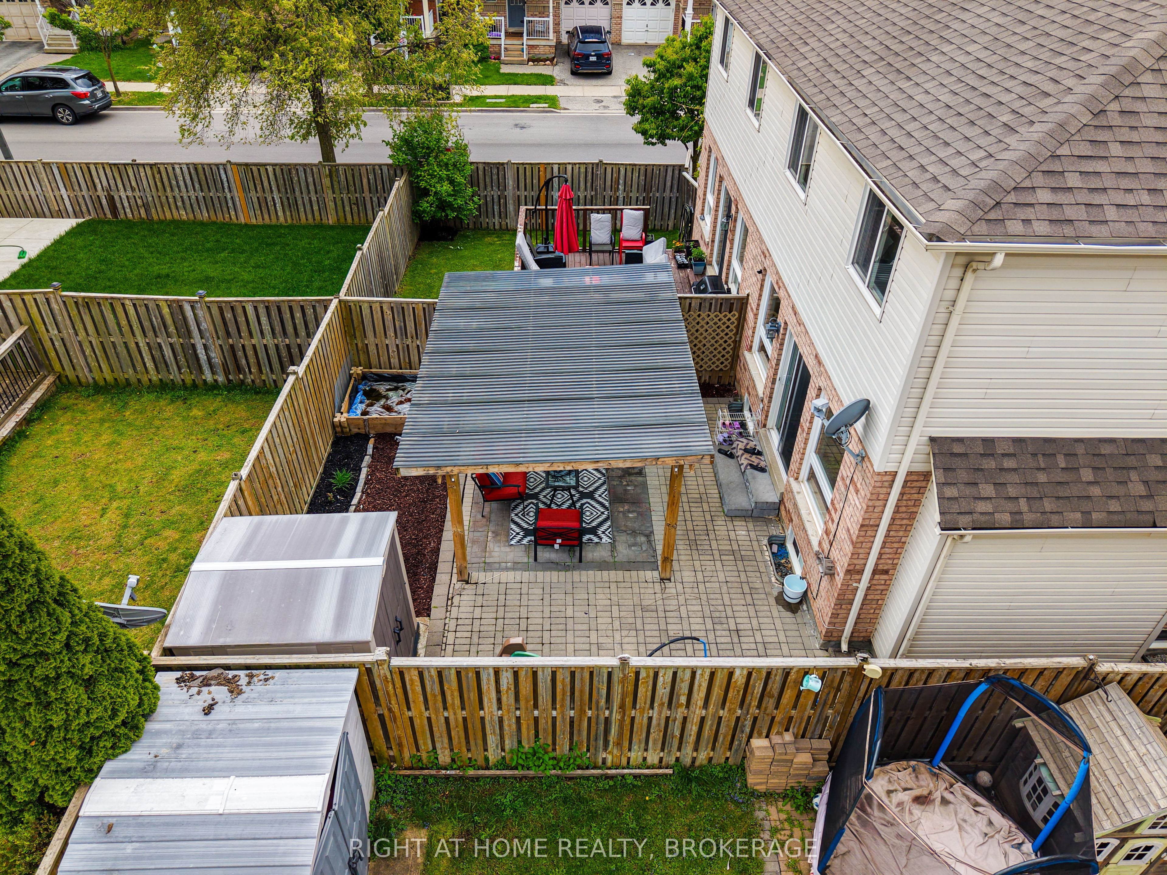 166 Hampshire Way Property Photo 34