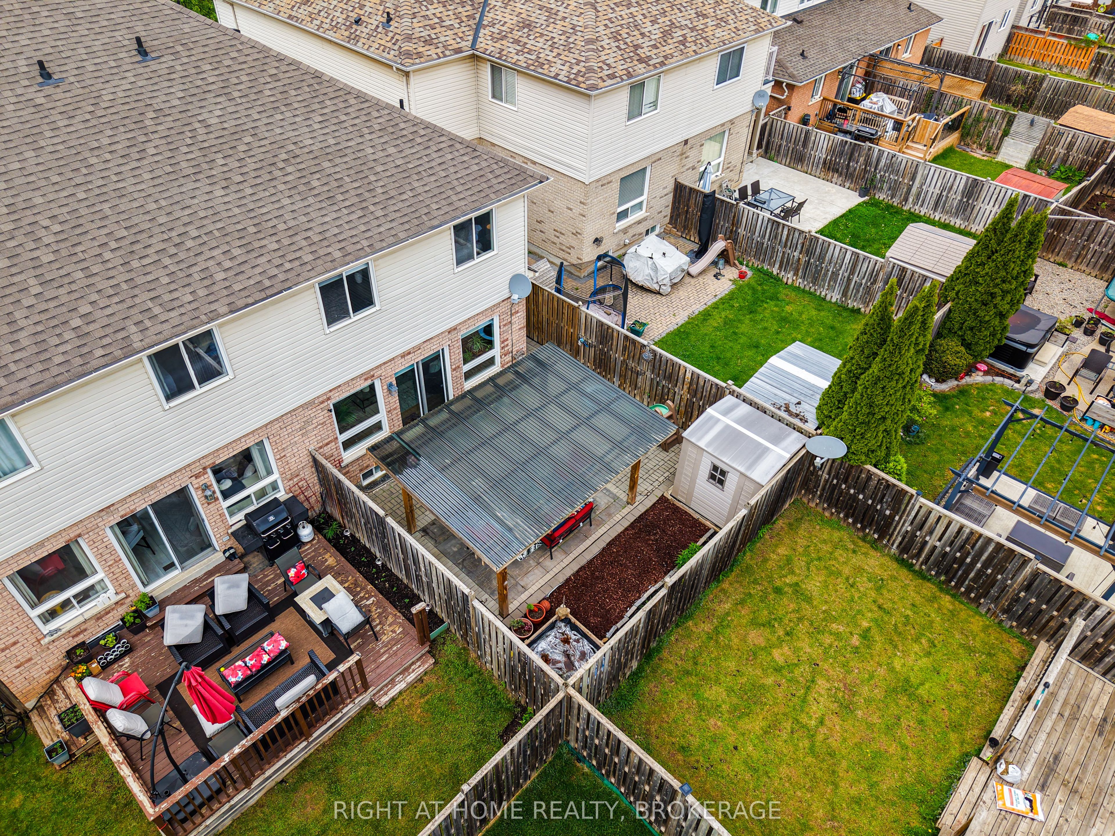 166 Hampshire Way Property Photo 45