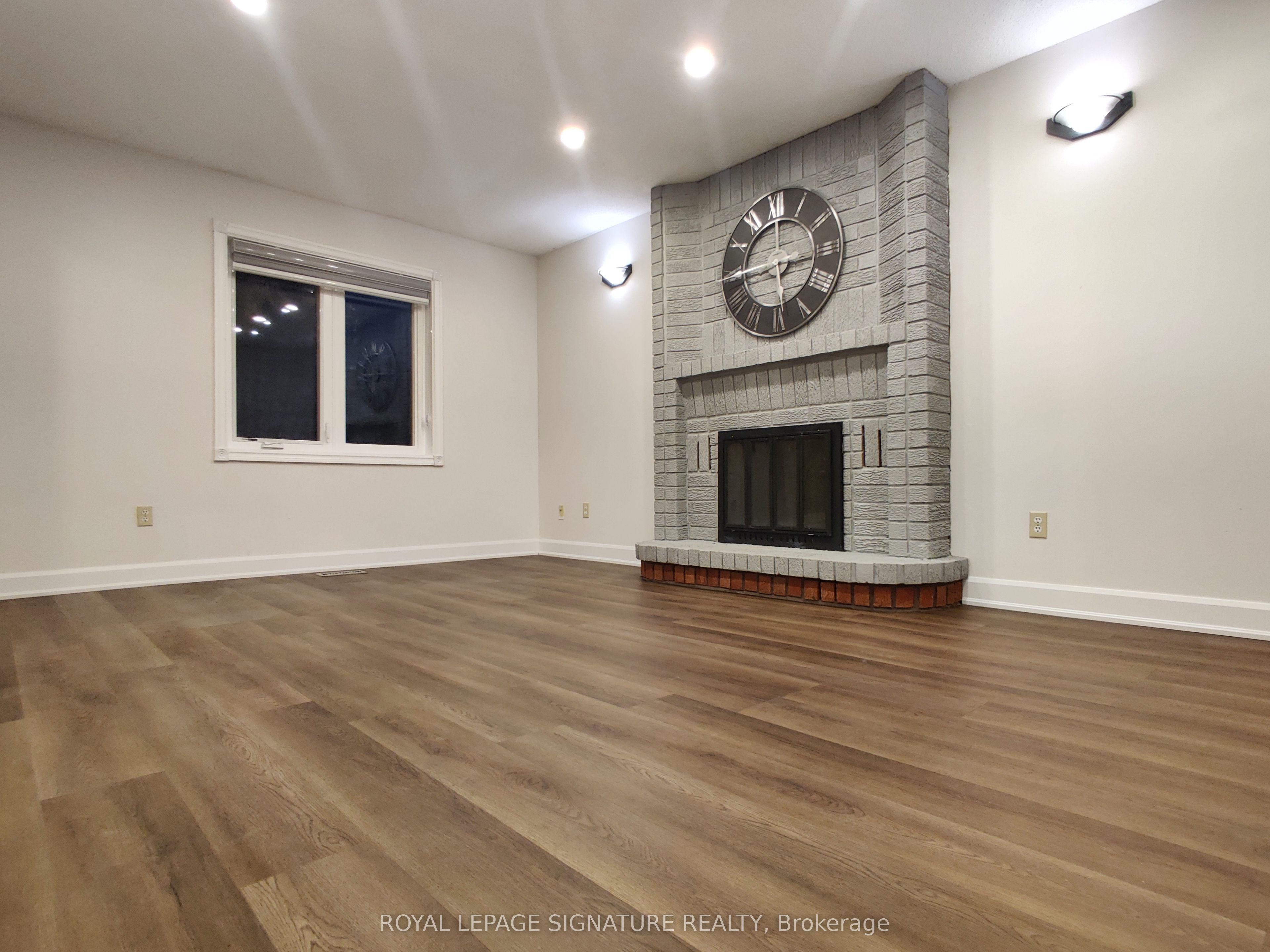 #upper - 2966 Caradoc Lane Property Photo 9