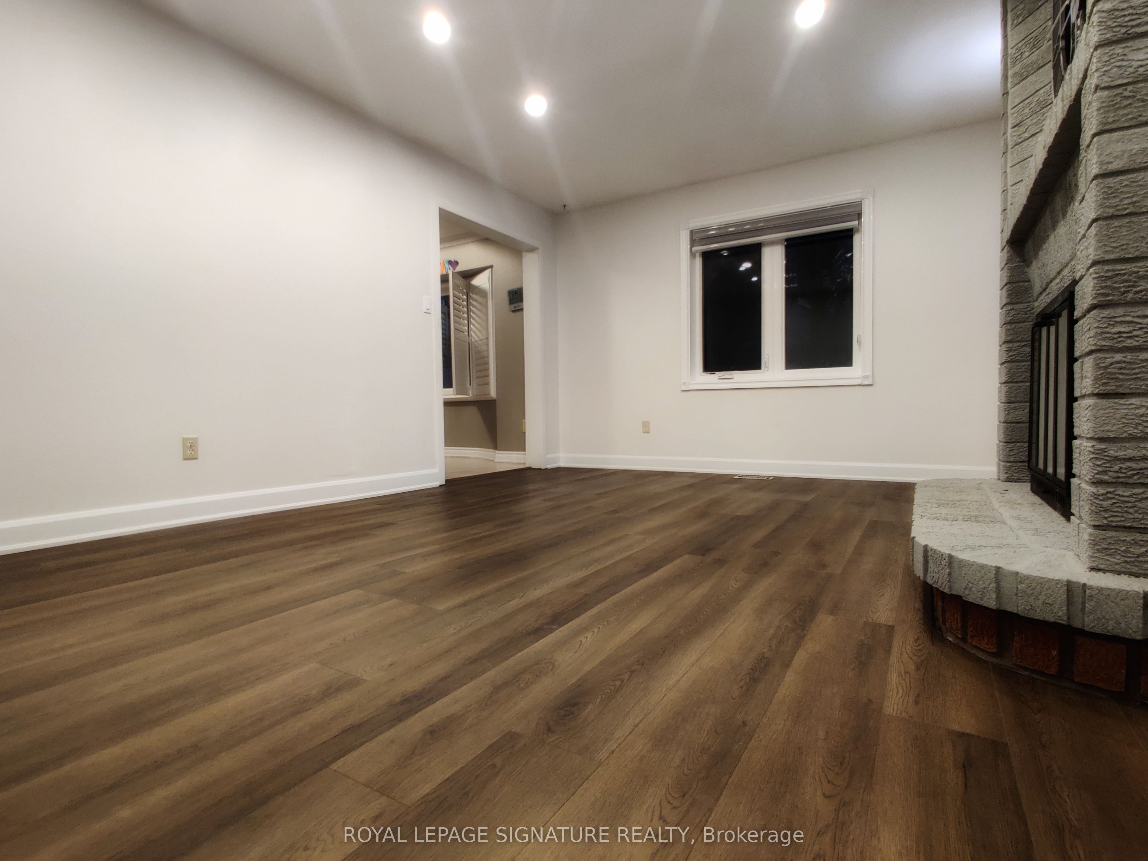 #upper - 2966 Caradoc Lane Property Photo 10