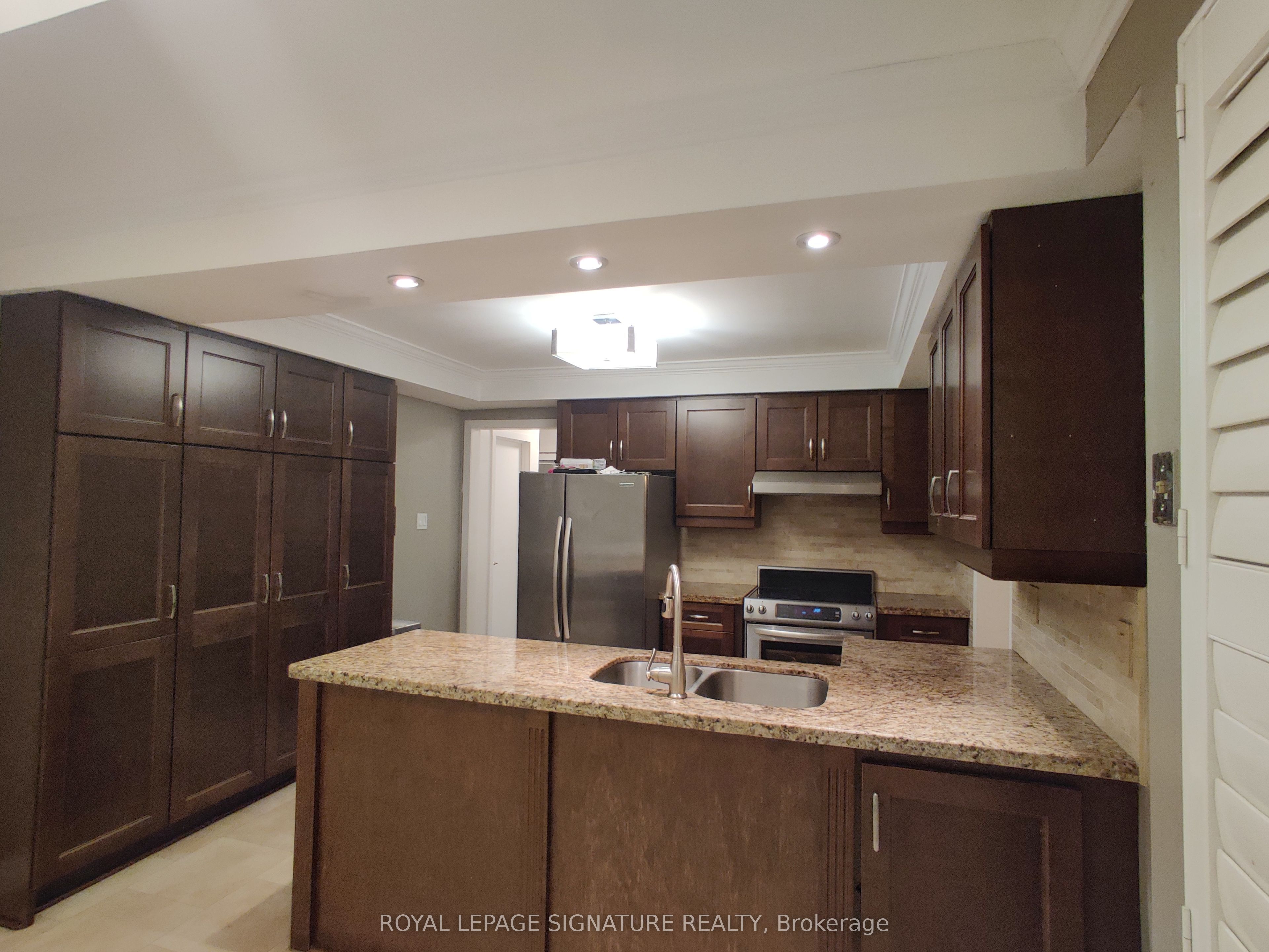 #upper - 2966 Caradoc Lane Property Photo 12